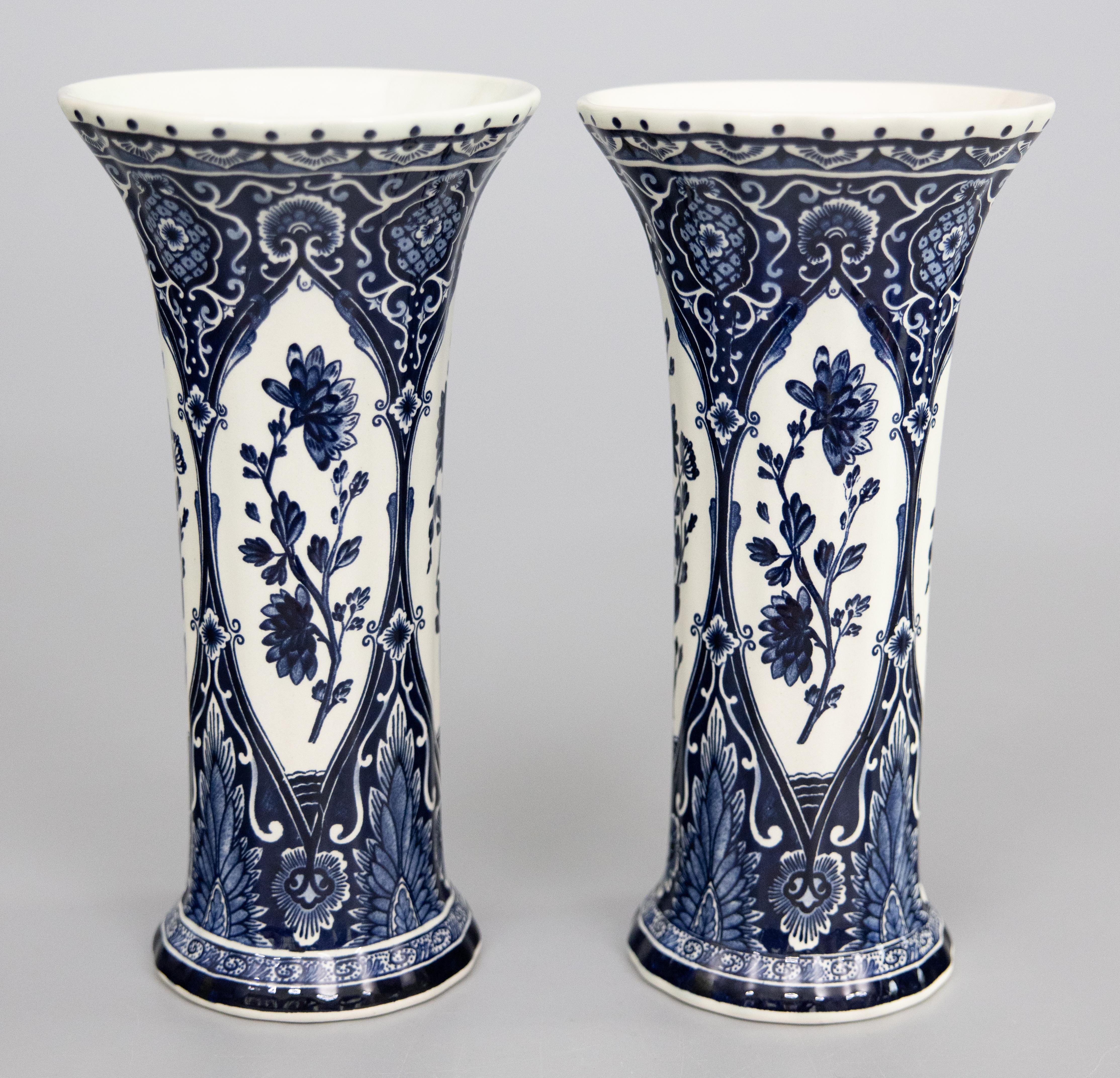 Vases à garniture floraux Delft hollandais du milieu du 20e siècle - Lot de 3 en vente 3