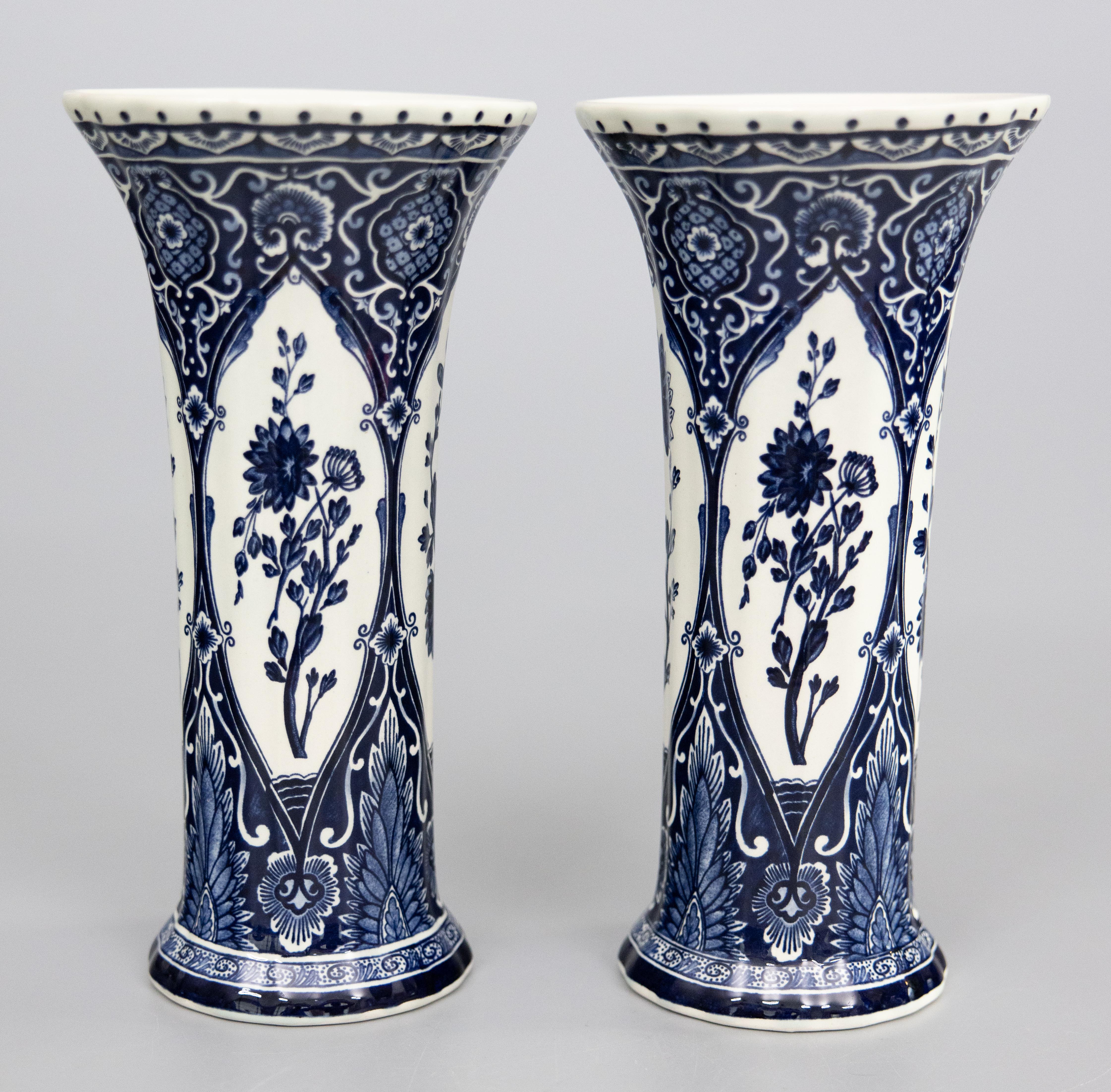 Vases à garniture floraux Delft hollandais du milieu du 20e siècle - Lot de 3 en vente 2