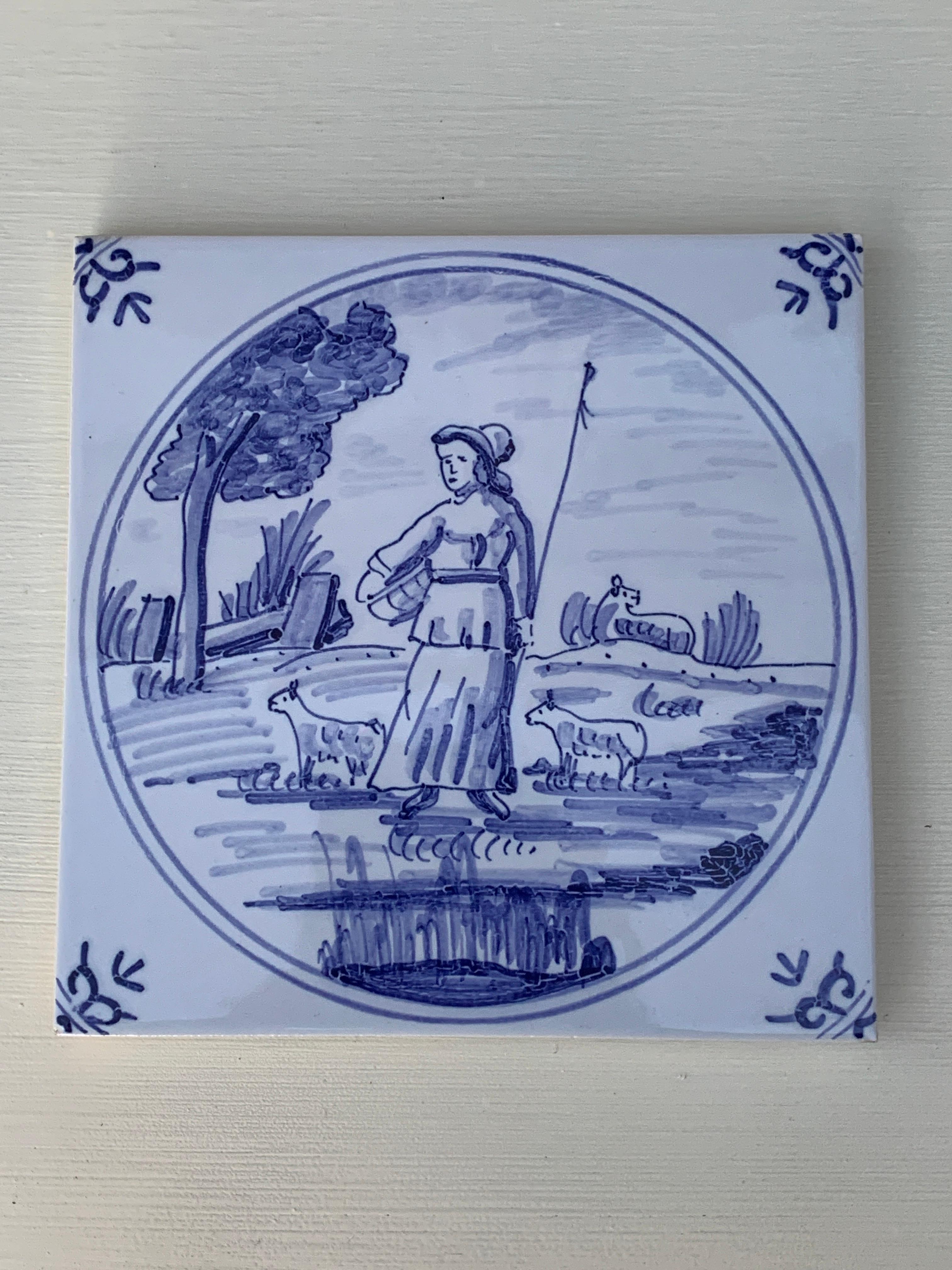 Olandese Antiche piastrelle artigianali olandesi in stile Delft, bianche e blu, coppia in vendita