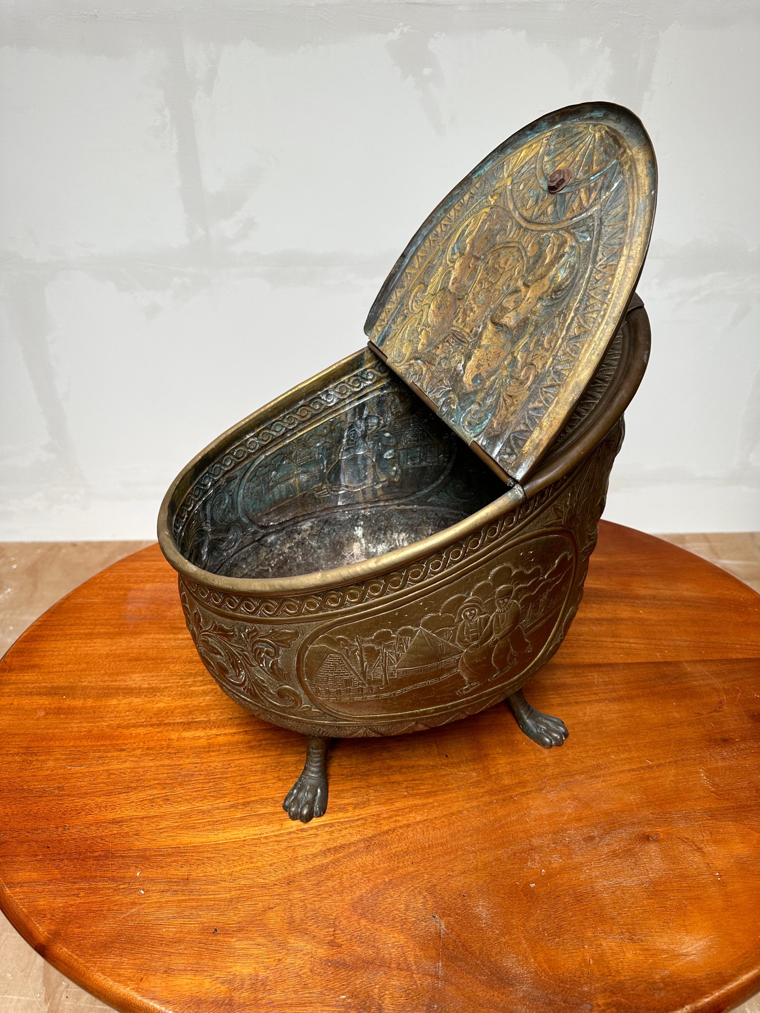 Antique Dutch Embossed Brass Ash or Coal Bucket w. Lions & Farmer's Life Scenes In Good Condition For Sale In Lisse, NL