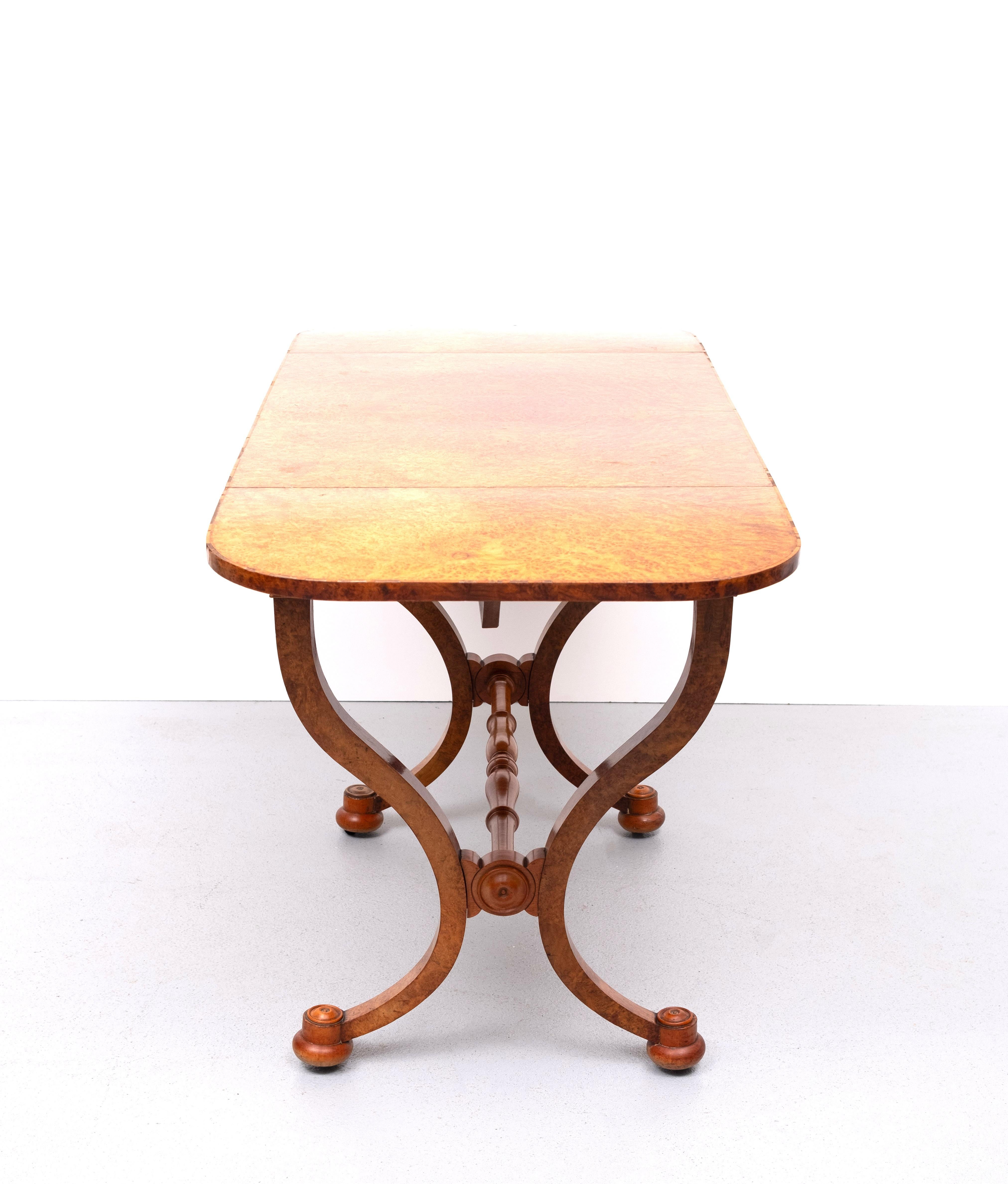 Antiguo Imperio Holandés Burl Mesa de escritorio o sofá chapada en madera Burl en venta 6