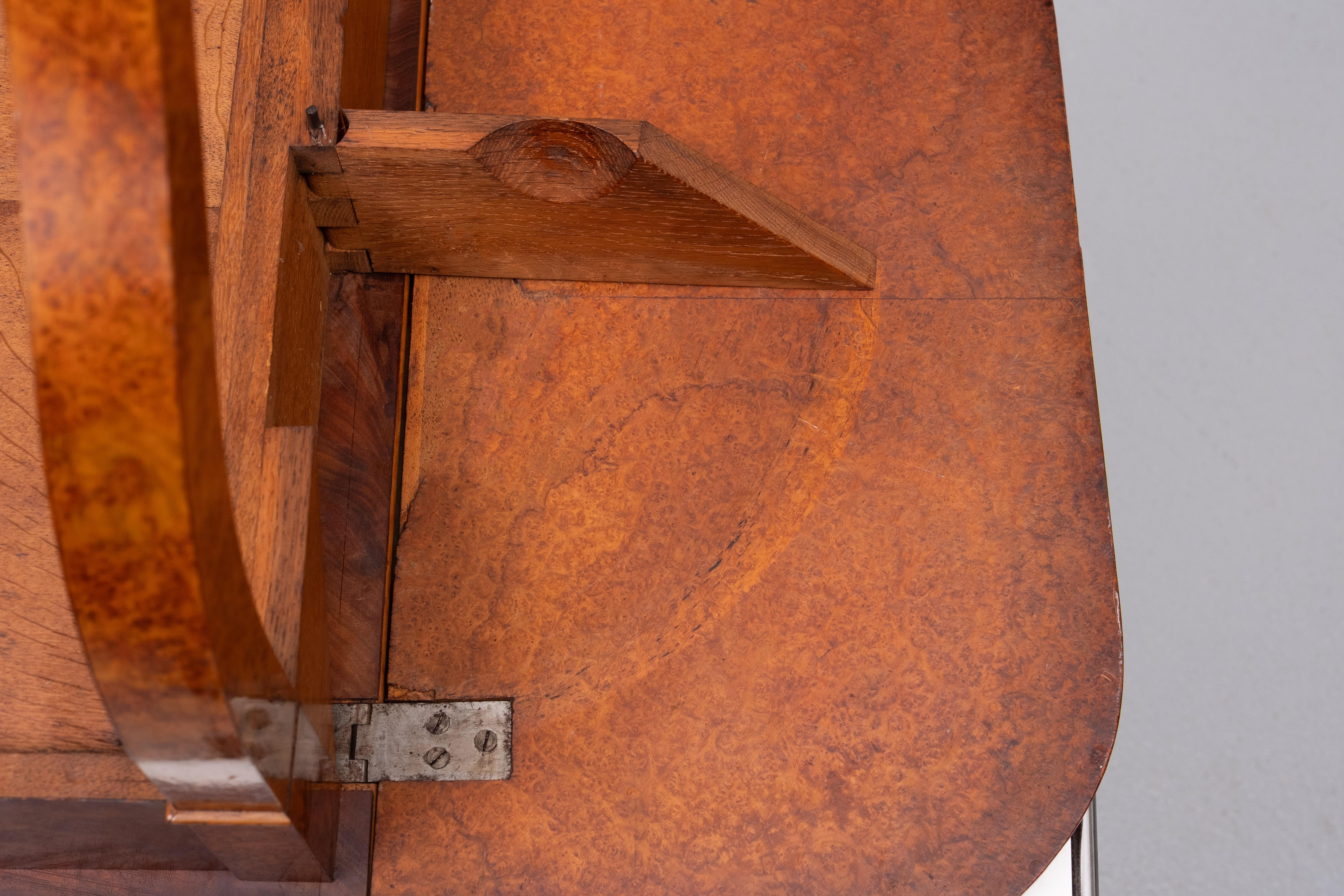 Antiguo Imperio Holandés Burl Mesa de escritorio o sofá chapada en madera Burl en venta 13