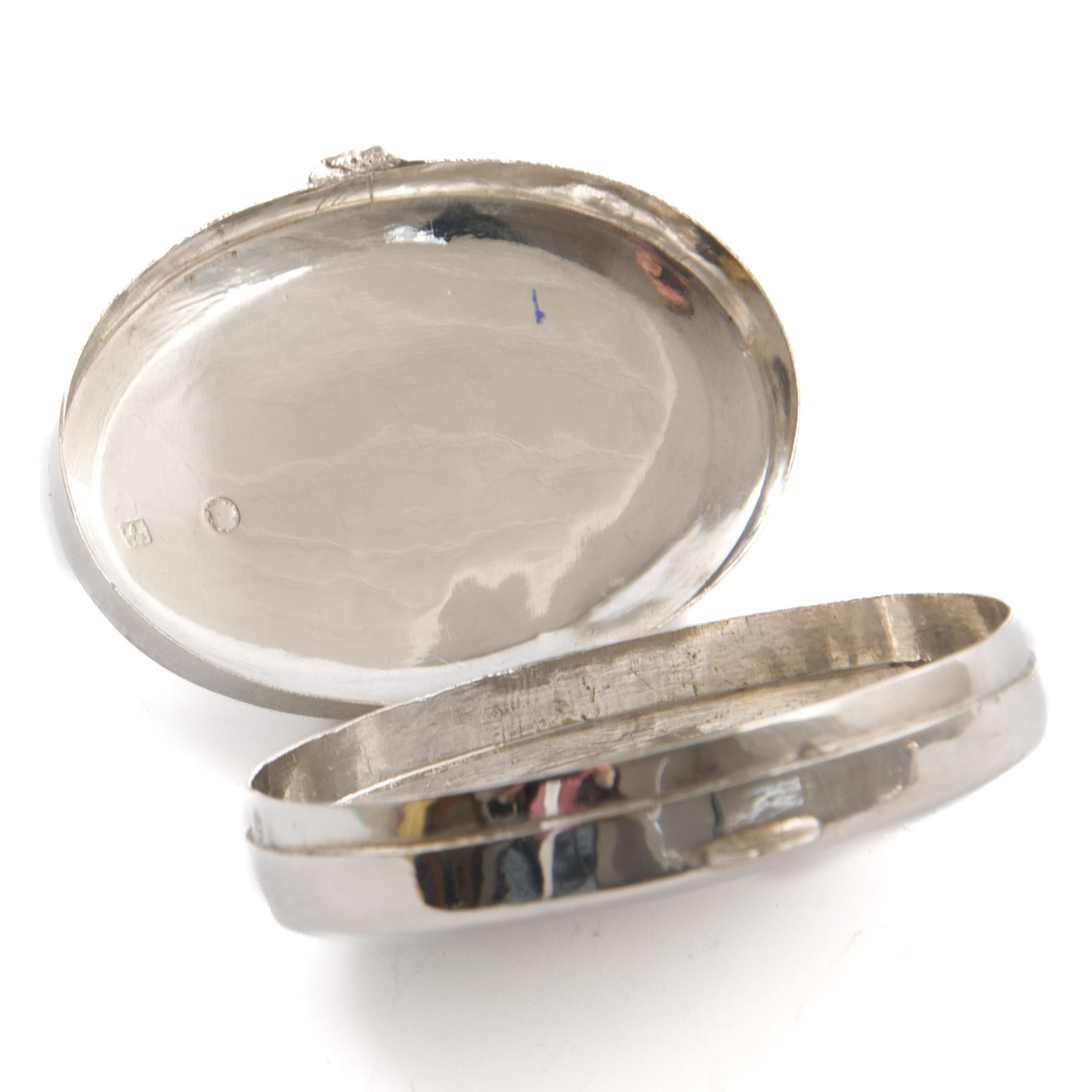 Antique Dutch Engraved Silver Oval Box, 19th Century For Sale 3