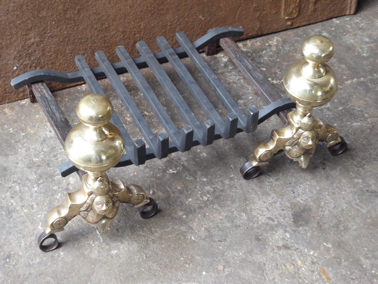 Antique Dutch Fireplace Grate, 17th Century In Good Condition For Sale In Amerongen, NL