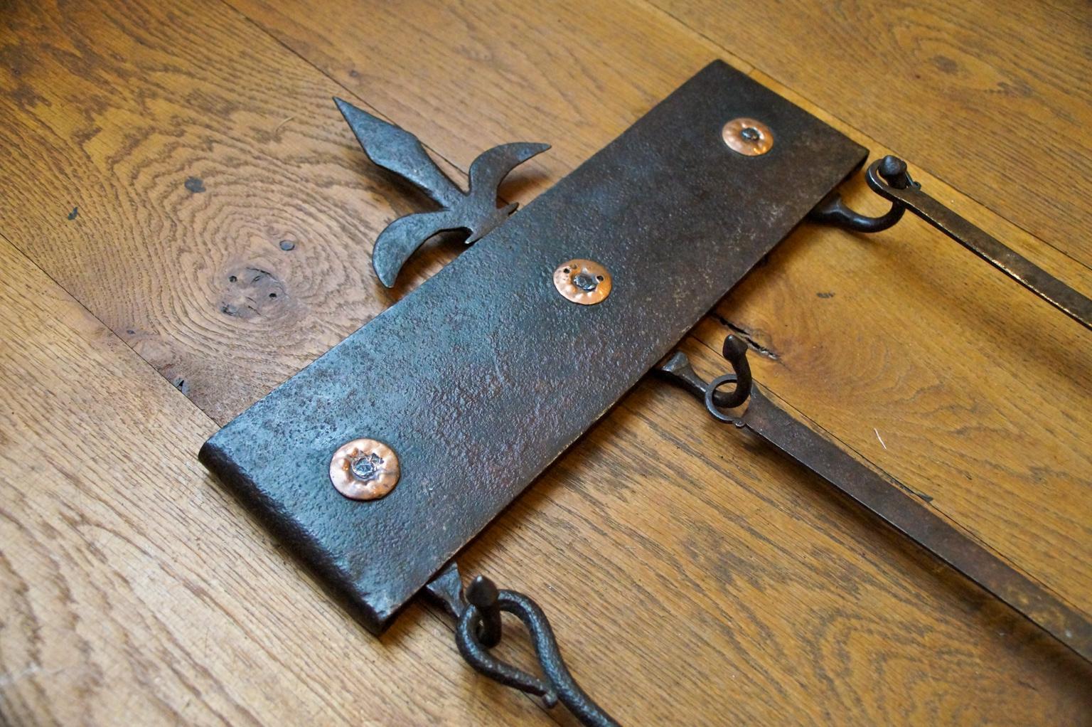 Antique Dutch Fireplace Tool Set, Fire Tools, 17th Century In Good Condition For Sale In Amerongen, NL