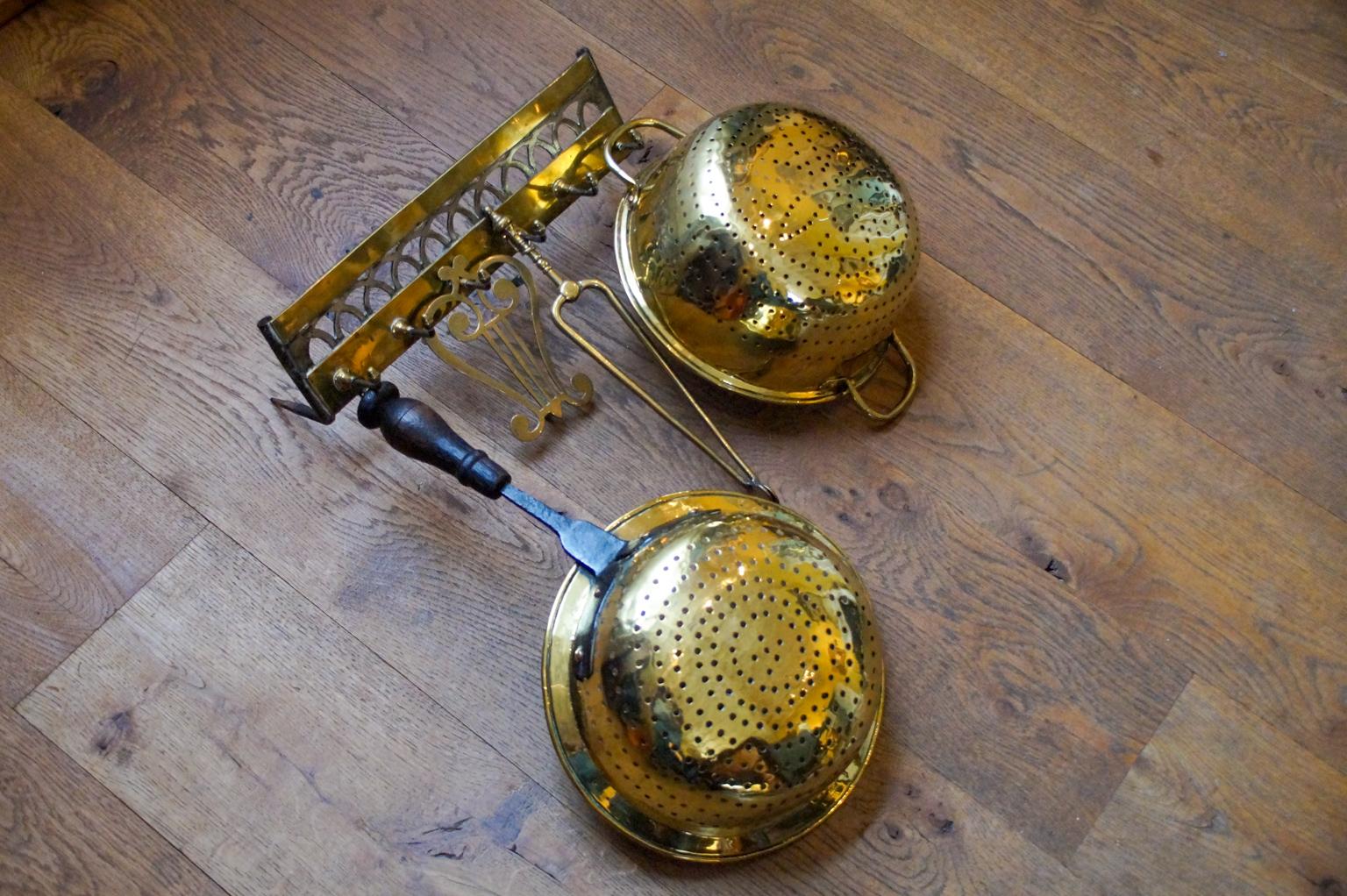 Luigi XV Antico set di attrezzi da camino olandese, attrezzi da fuoco, XVIII-XIX secolo in vendita