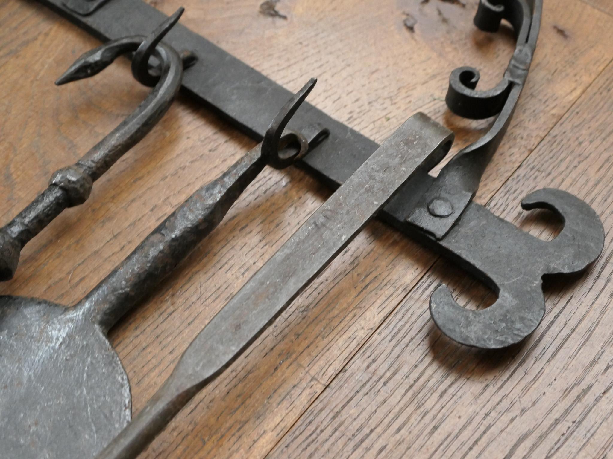 Antikes niederländisches Kaminbesteck, Küchenbesteck, 18. bis 19. Jahrhundert im Angebot 3