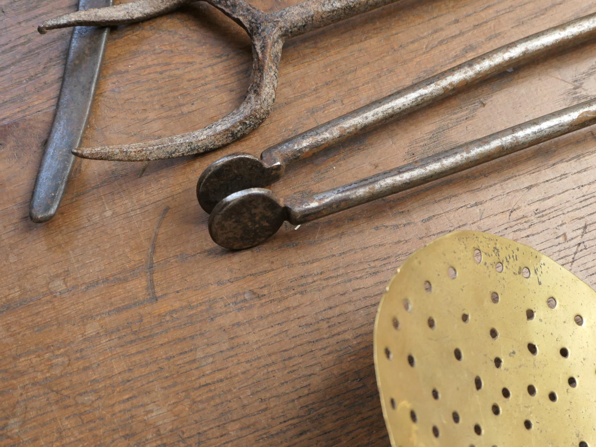 Ensemble d'outils de cheminée néerlandais antique, outils de cuisine, 18ème siècle en vente 2