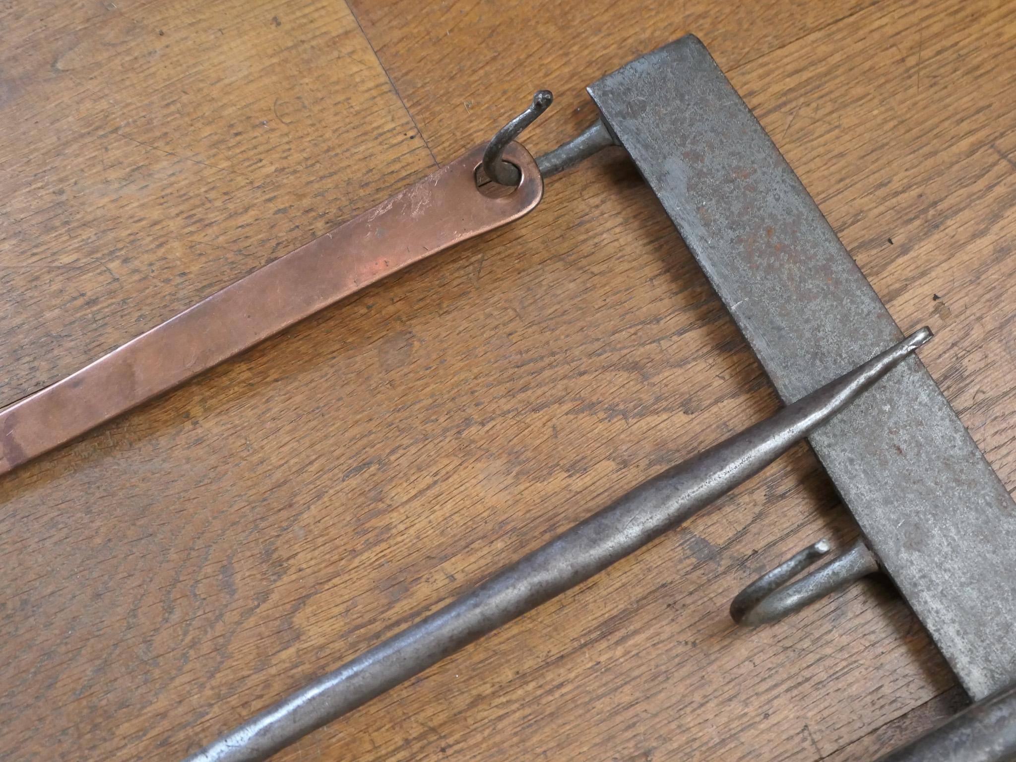 Ensemble d'outils de cheminée néerlandais antique, outils de cuisine, 18ème siècle en vente 6