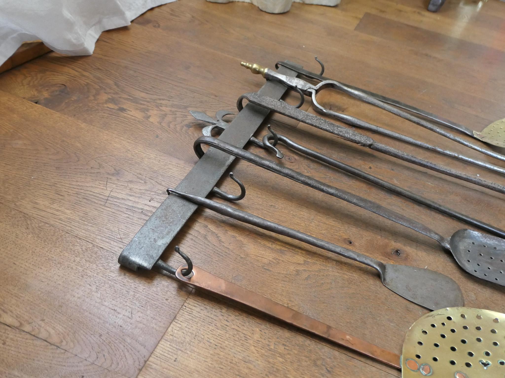 Ensemble d'outils de cheminée néerlandais antique, outils de cuisine, 18ème siècle en vente 10