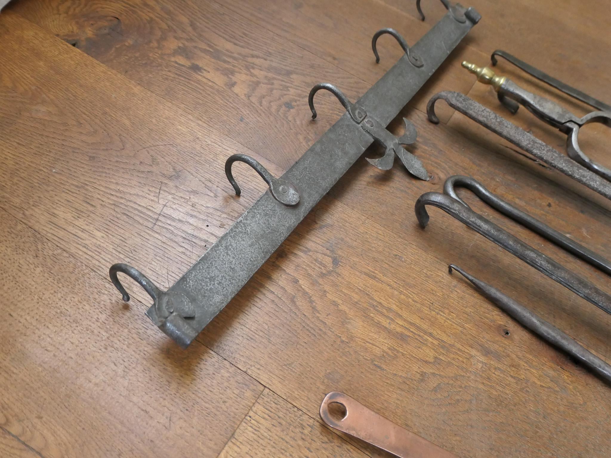 Ensemble d'outils de cheminée néerlandais antique, outils de cuisine, 18ème siècle en vente 11