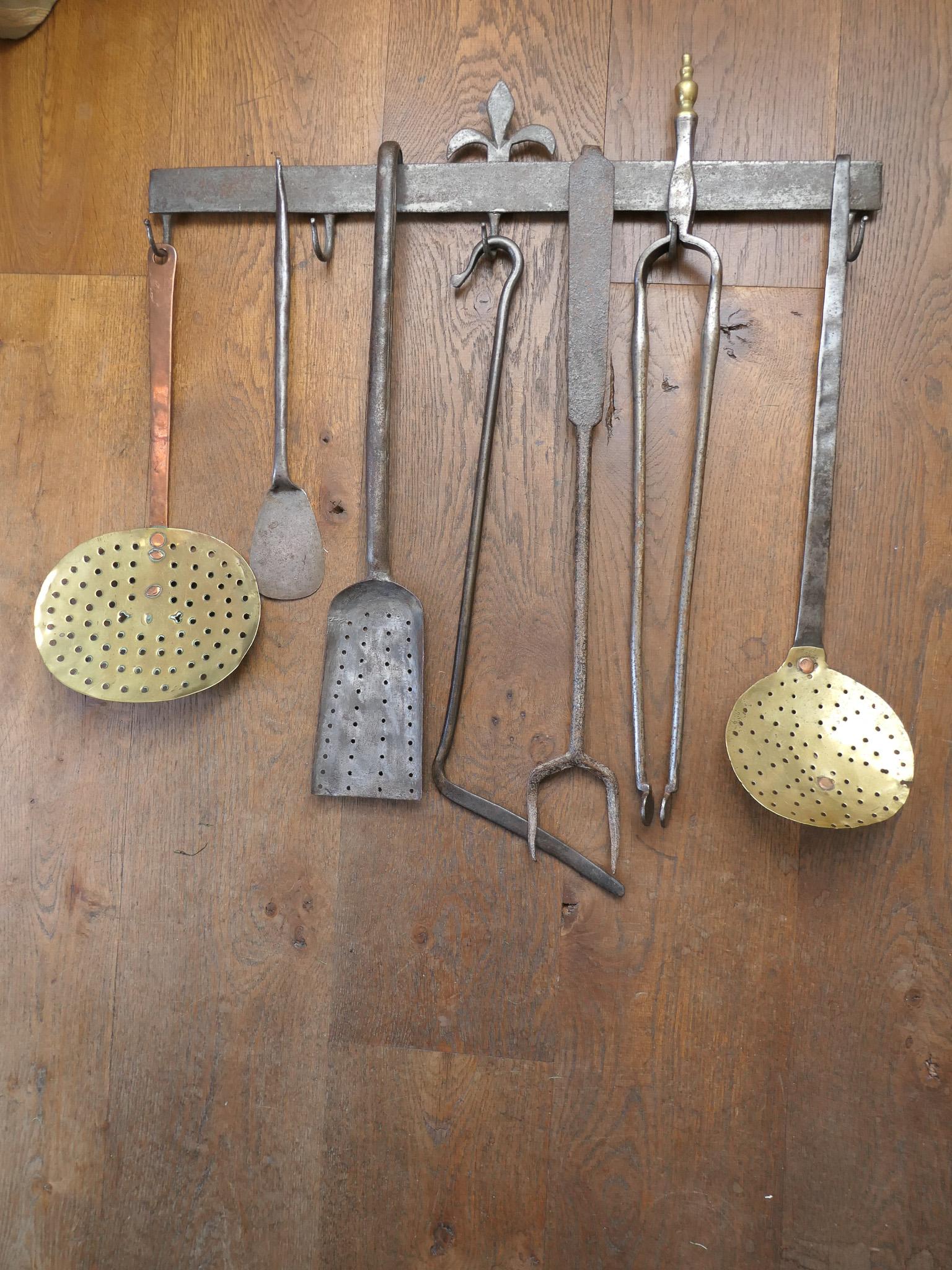 XVIIIe siècle et antérieur Ensemble d'outils de cheminée néerlandais antique, outils de cuisine, 18ème siècle en vente