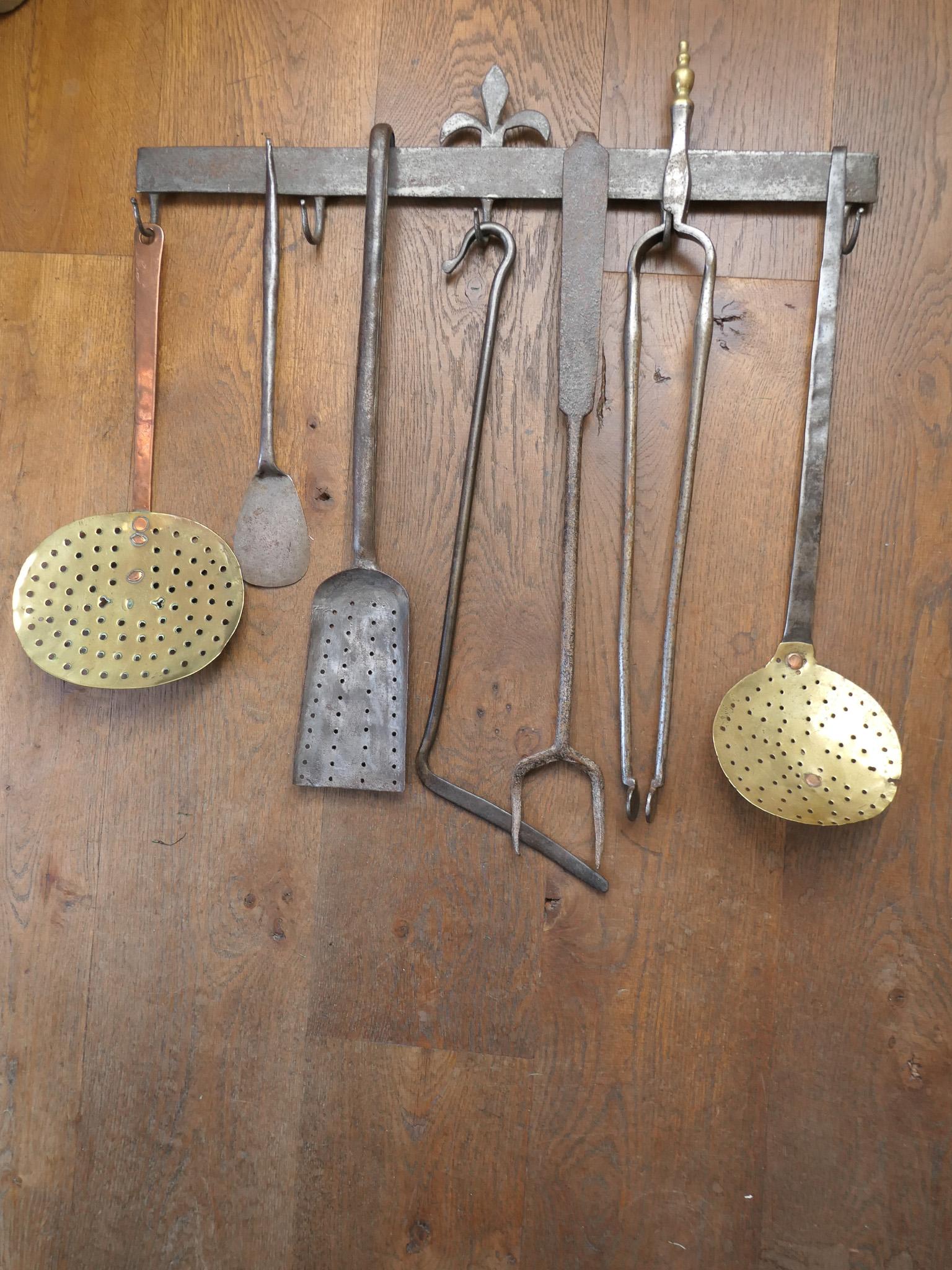 Laiton Ensemble d'outils de cheminée néerlandais antique, outils de cuisine, 18ème siècle en vente