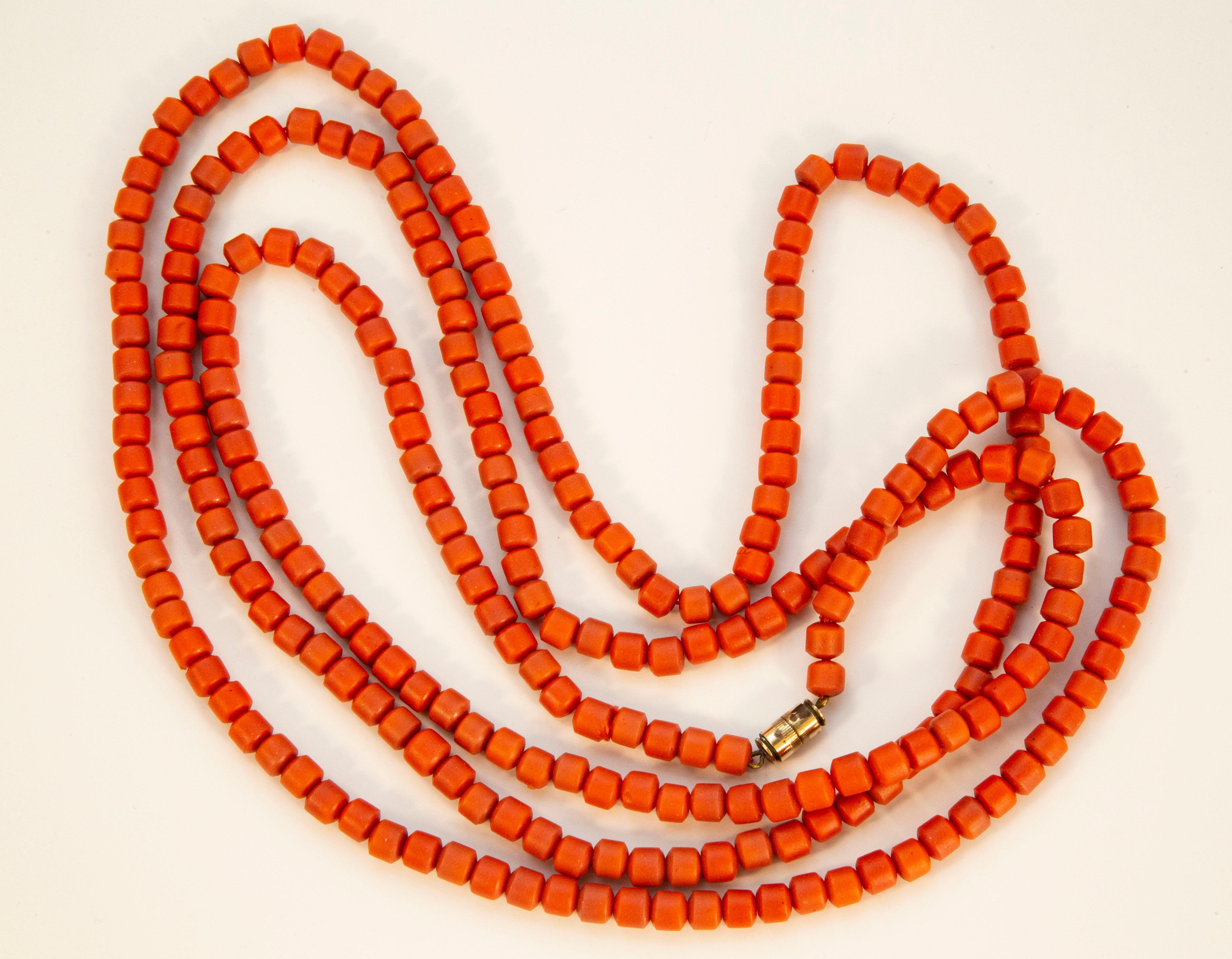 Antique Dutch Genuine Red Coral Necklace with a Brass Barrel Lock  For Sale 2