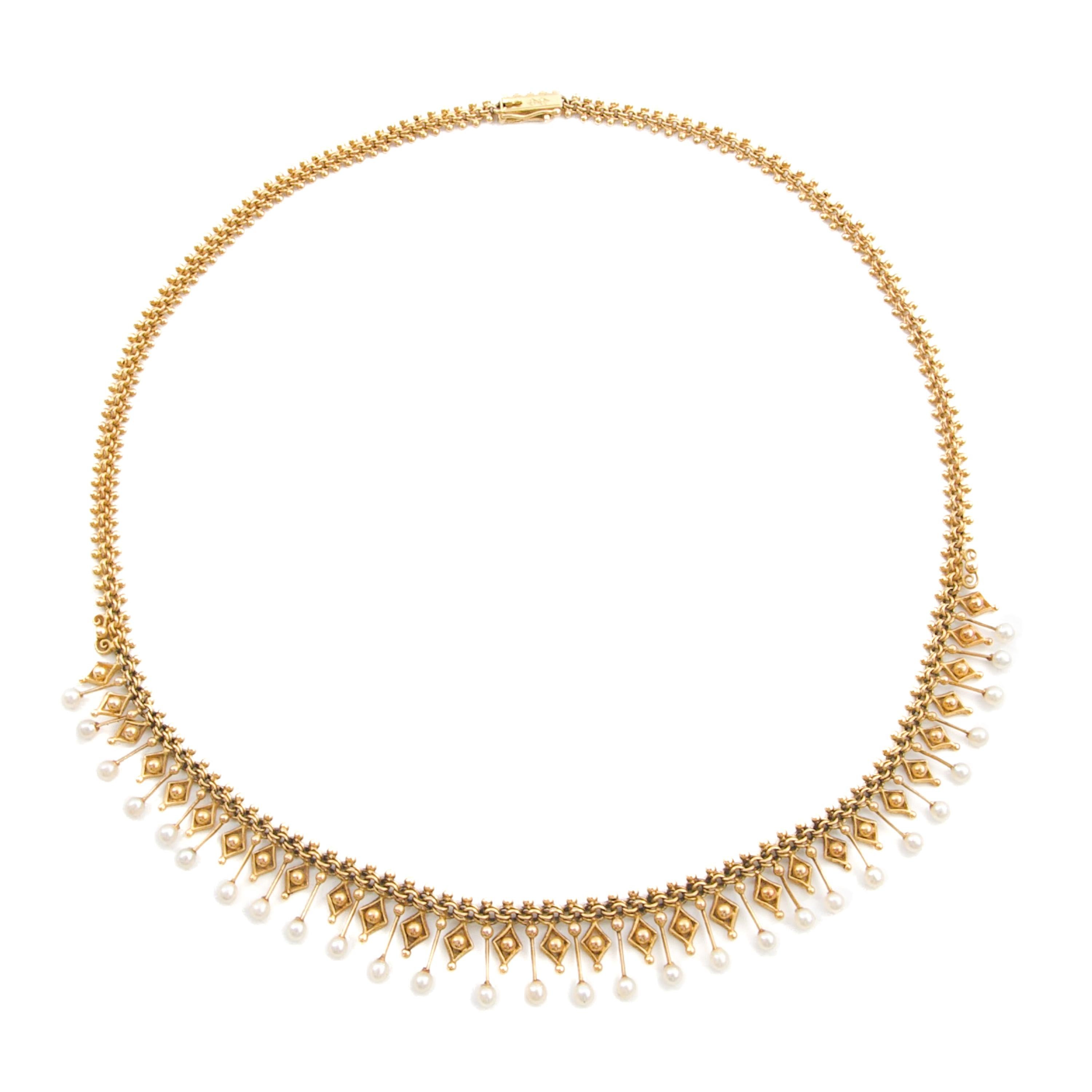 Un magnifique collier de la fin du XIXe siècle réalisé par le célèbre orfèvre et bijoutier J.M. van A&Mne & Zonen, l'une des maisons les plus renommées de l'époque. Réputée pour son savoir-faire raffiné et ses designs élégants, la société a produit