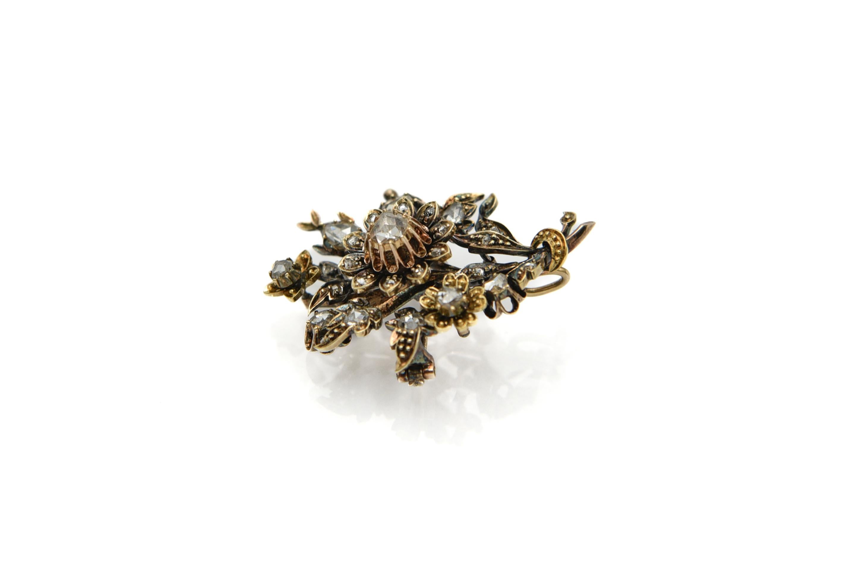 Women's or Men's Antique Dutch gold brooch-pendant with 26 diamonds 1.30 carat, mid-19th century. For Sale