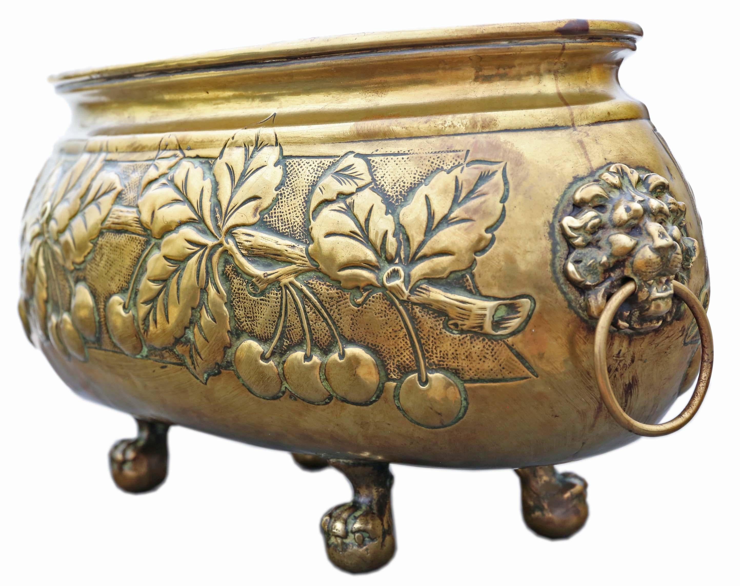 Antique Dutch Large Quality Brass Bowl Planter Jardinière 18th Century C1790 In Good Condition For Sale In Wisbech, Cambridgeshire