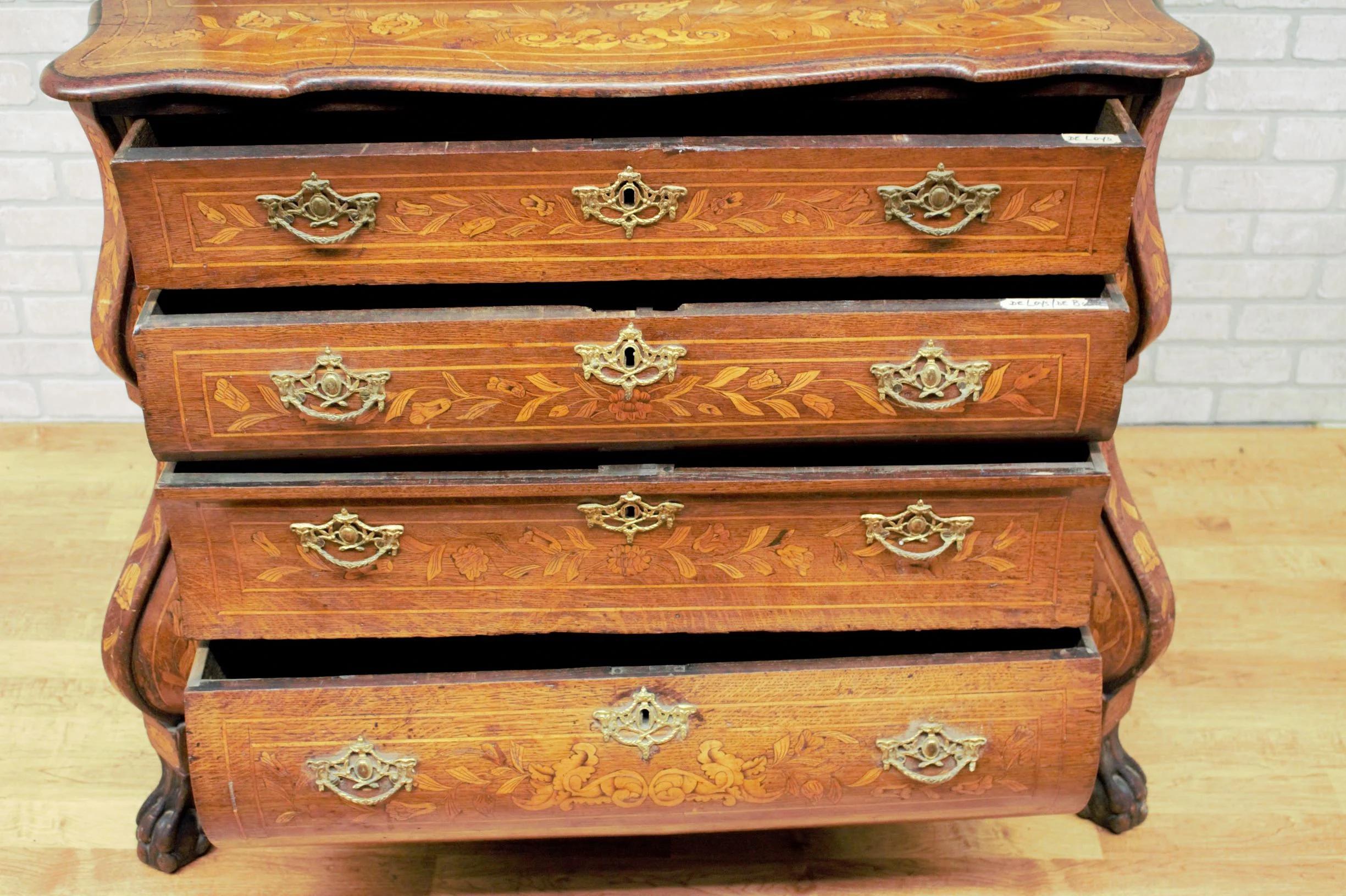 Antiguo mueble librería / vitrina / expositor de marquetería holandesa Colonial holandés en venta