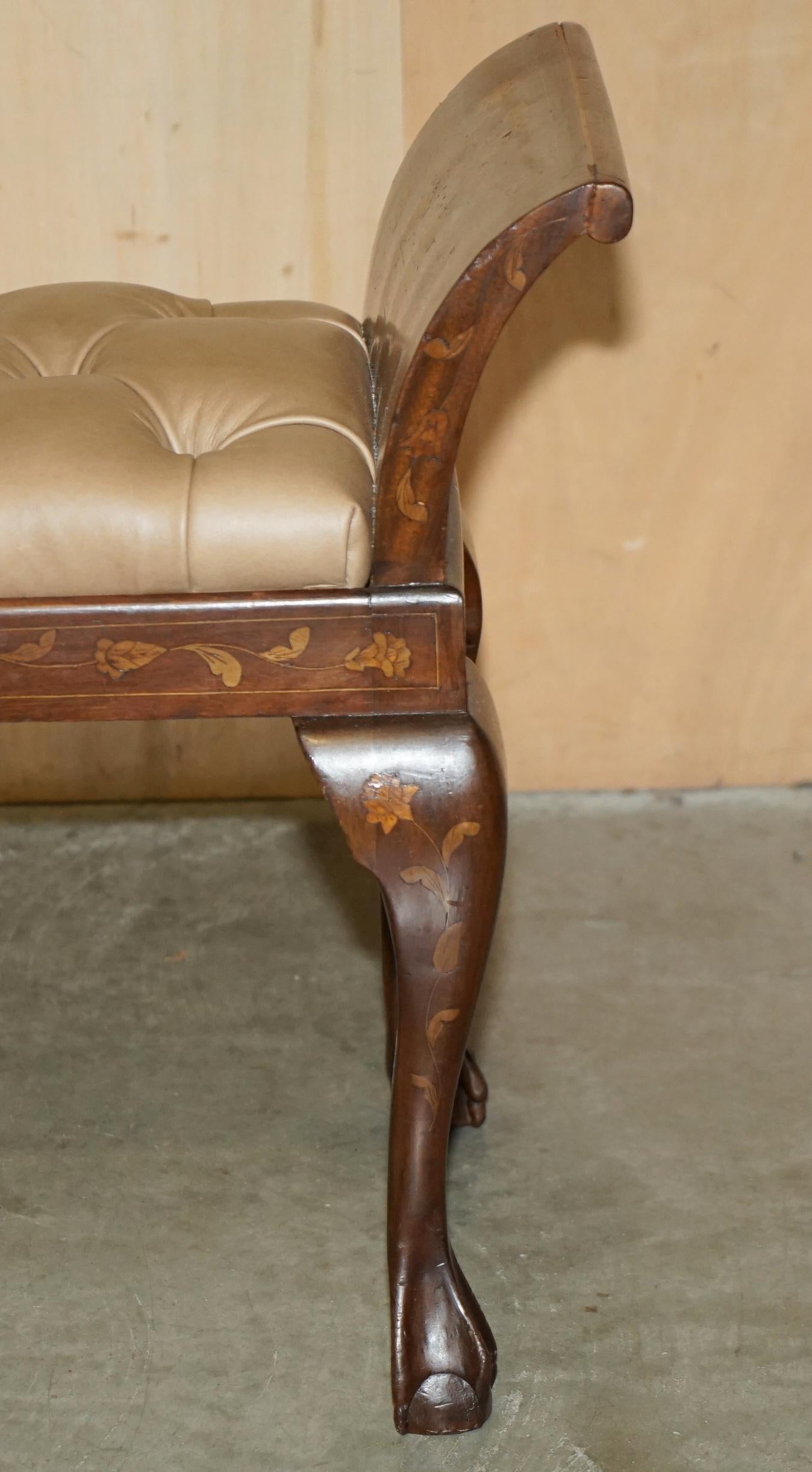 ANTIQUE DUTCH MARQUETRY INLAID CLAW & BALL FEET CHESTERFiELD BROWN LEATHER BENCH For Sale 3