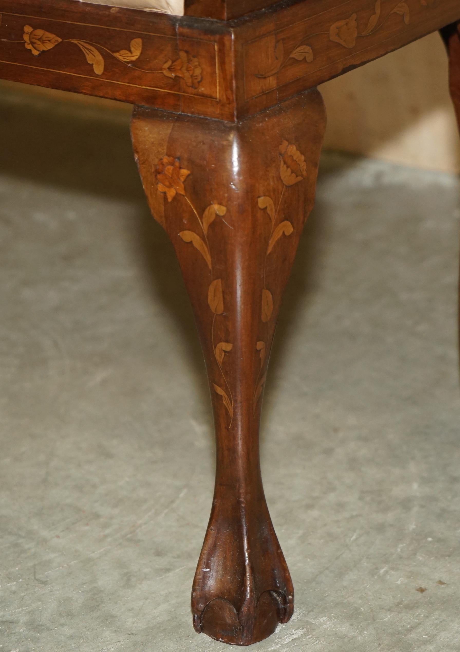 ANTIQUE DUTCH MARQUETRY INLAID CLAW & BALL FEET CHESTERFiELD BROWN LEATHER BENCH For Sale 4