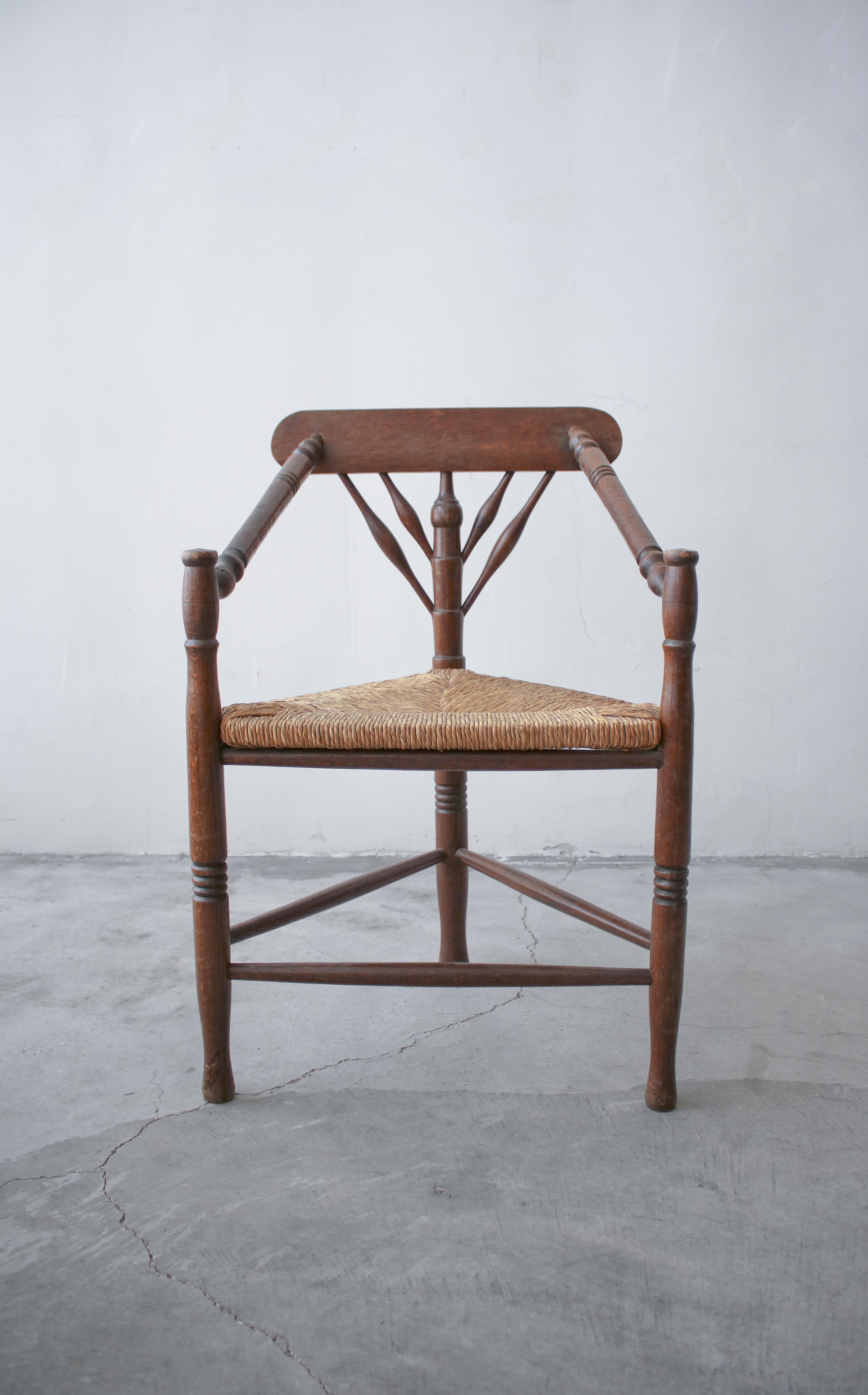 Beautiful antique Dutch Turner's chair, full of Wabi-Sabi style. Timeless Dutch craftsmanship, antique 1800's with rush seating and an imperfect wooden structure.

Chairs is in excellent, antique condition with age appropriate wear and patina.