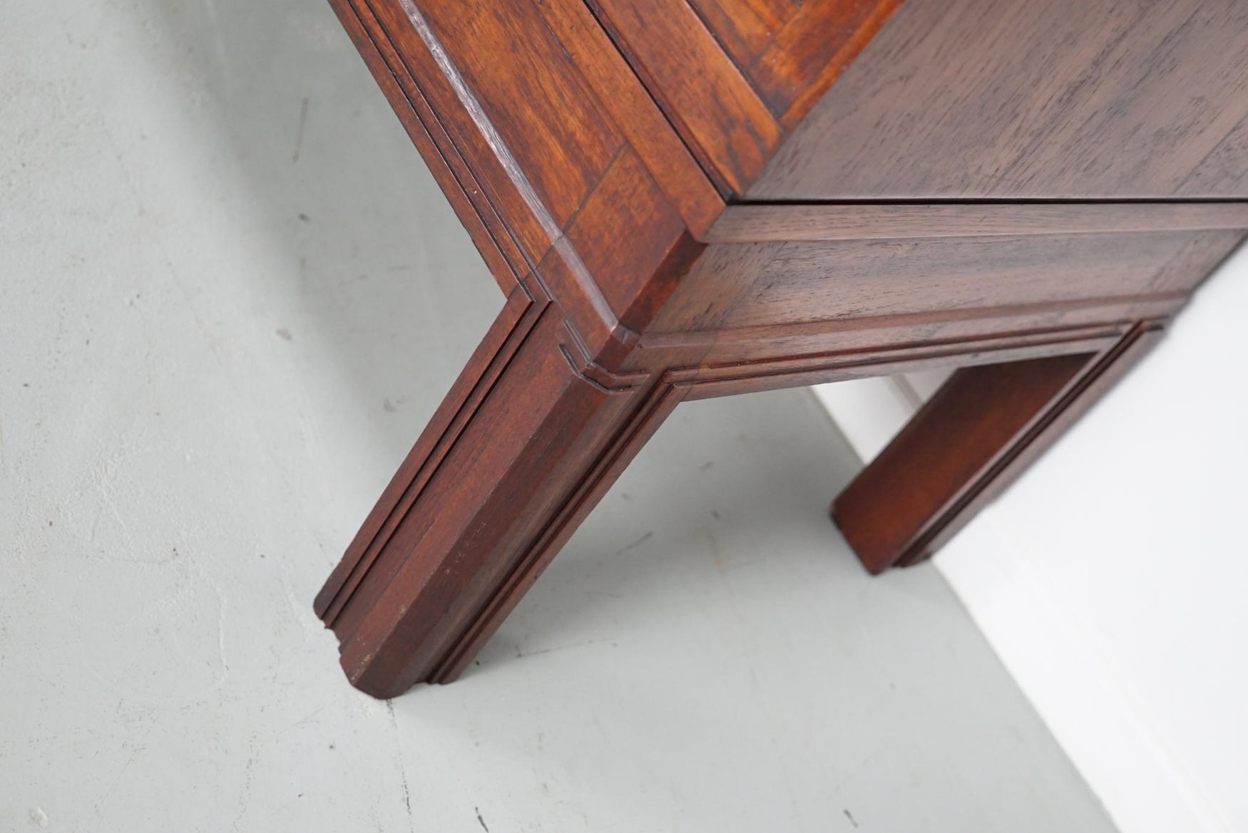 Antiguo boticario / archivador holandés de madera dura, años 20 en venta 1