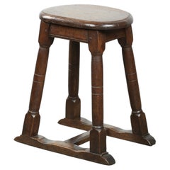 Tabouret ancien en chêne hollandais du début du 19e siècle avec un beau design
