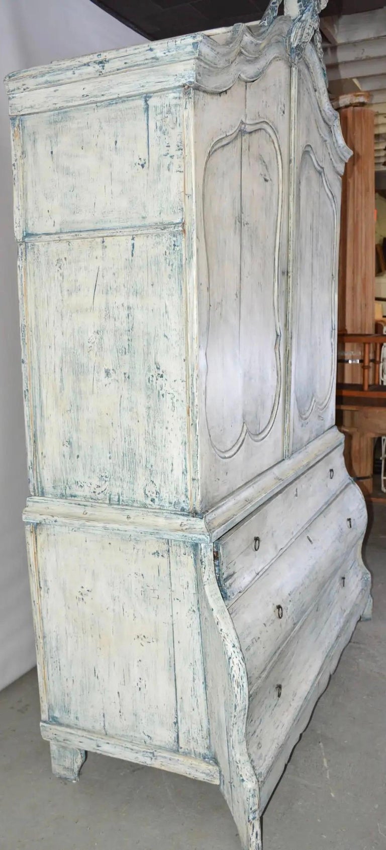 Antique Dutch Painted Country Bombe Linen Press For Sale at 1stDibs