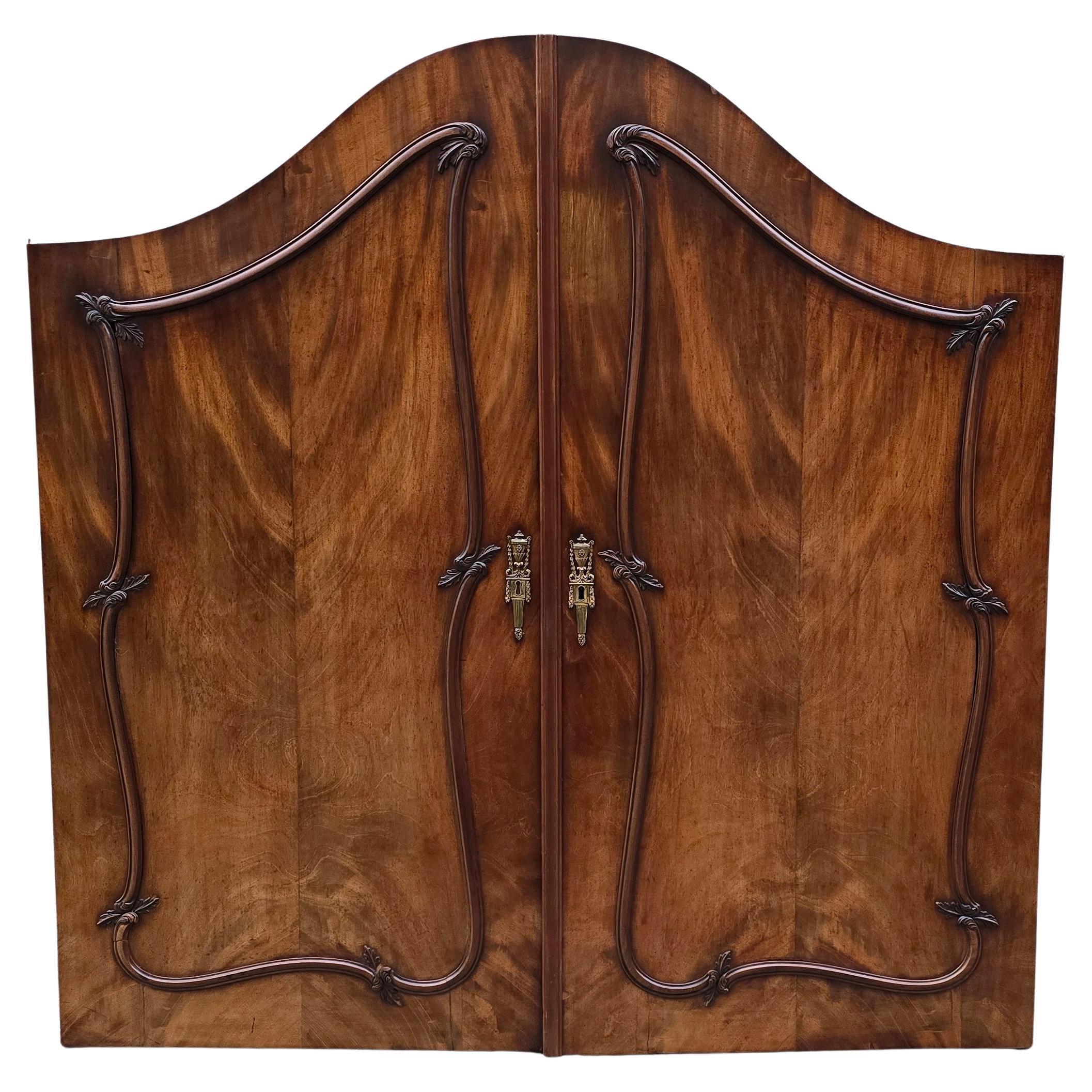 Antiker niederländischer Rokoko-Schrank mit Schreibtisch, um 1750 (18. Jahrhundert) im Angebot
