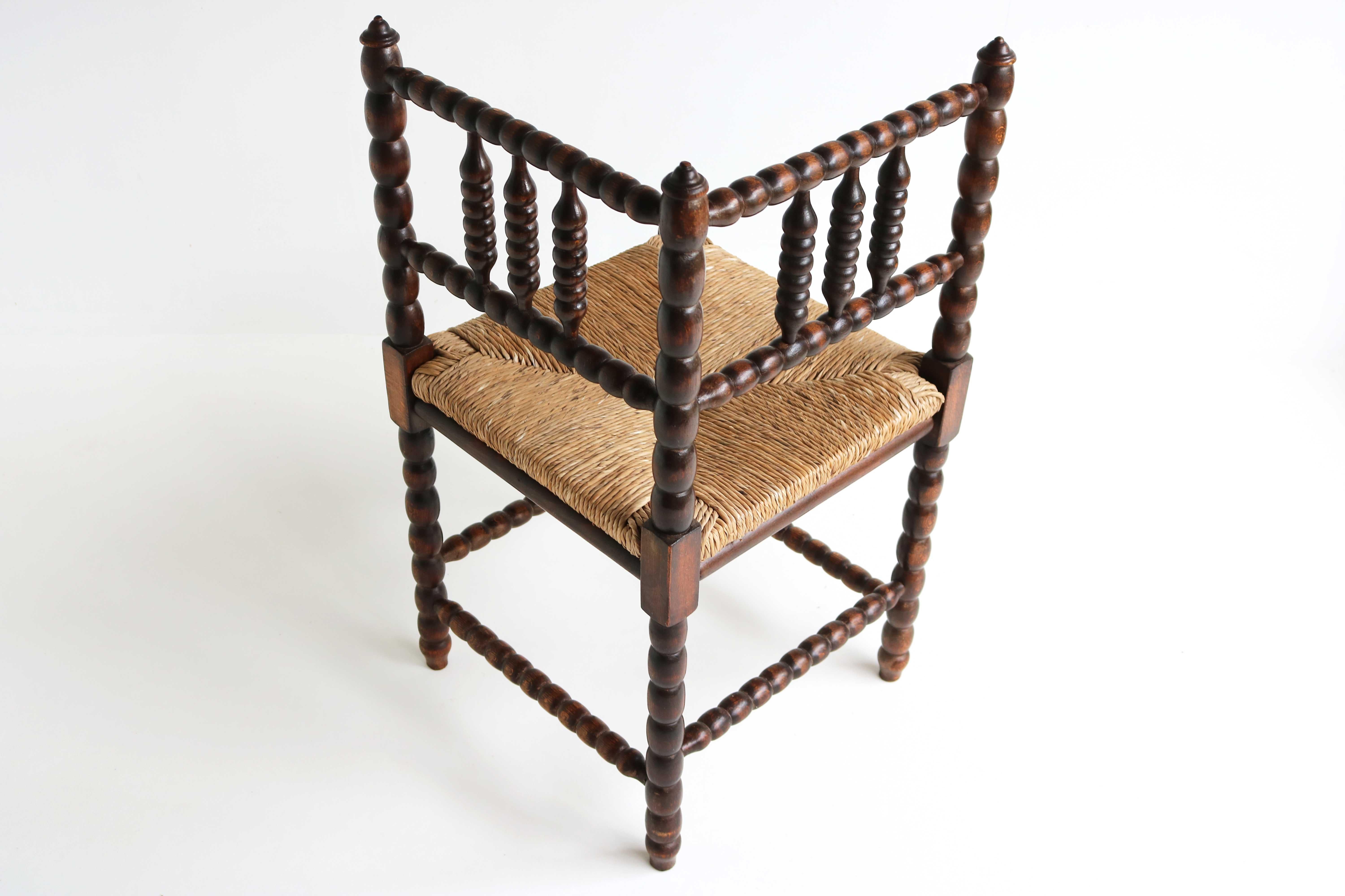 Canne Antiquité - Ruch-Seat Chaise à bobines d'angle en Oak Oak Turned Hand Crafts 1900 en vente