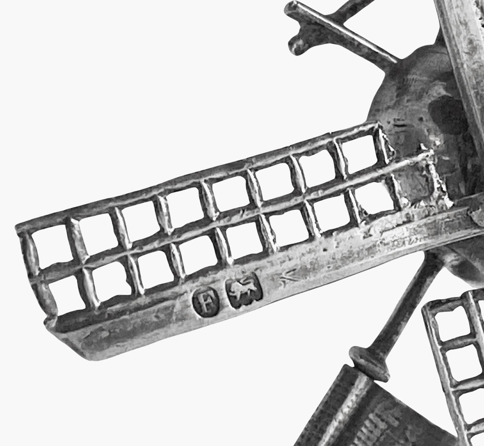Antico cucchiaio figurato olandese in argento con mulino a vento di grandi dimensioni in vendita 4