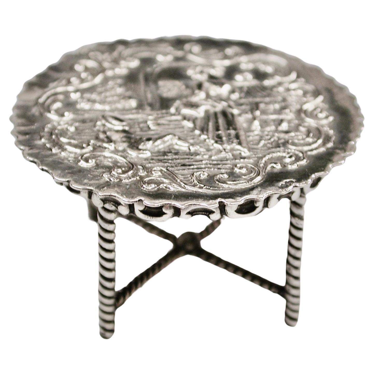 Edoardiano Antico tavolo olandese in miniatura in argento datato Circa 1900 in vendita