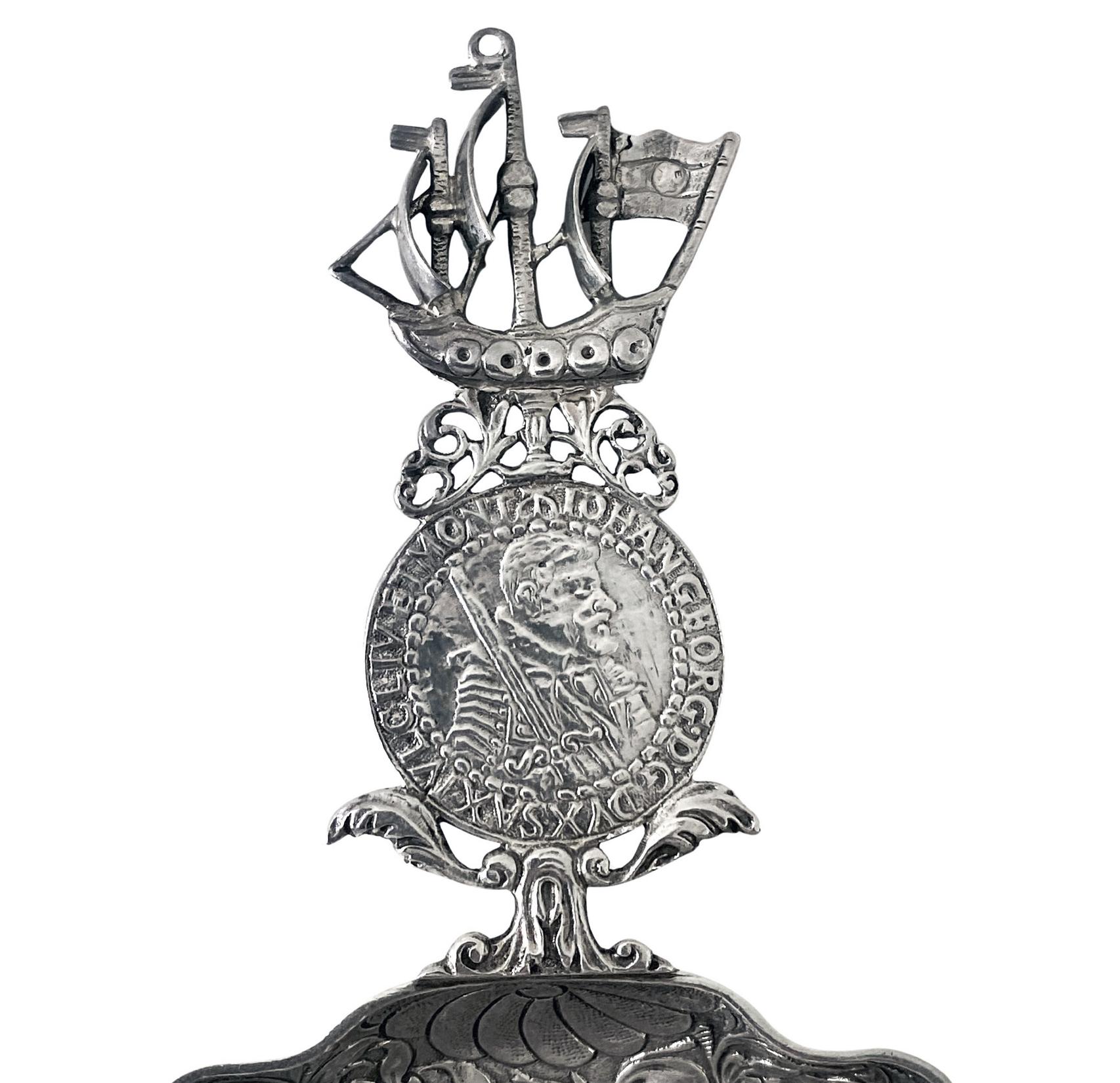 Antique Dutch Sterling Silver marriage spoon 1909 In Good Condition For Sale In Toronto, Ontario