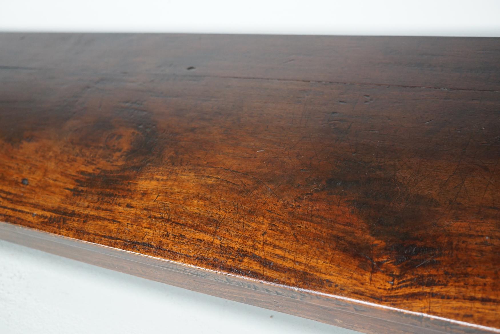 Table d'appoint hollandaise ancienne en teck / Oak Coloni rustique en vente 12