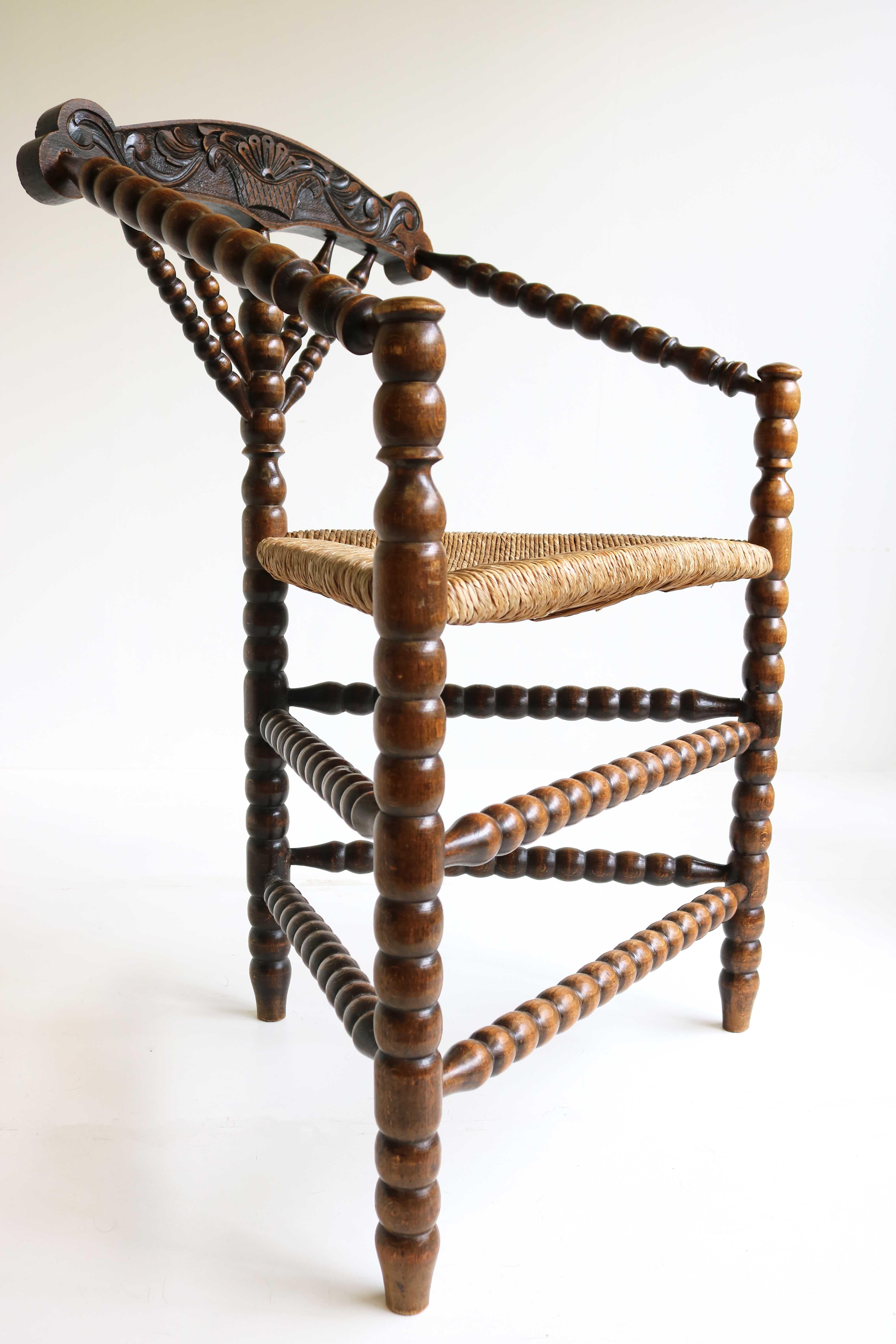 Antique Dutch Triangular Turned Bobbin Corner Chair Rush Seat Knitting Armchair In Good Condition For Sale In Ijzendijke, NL