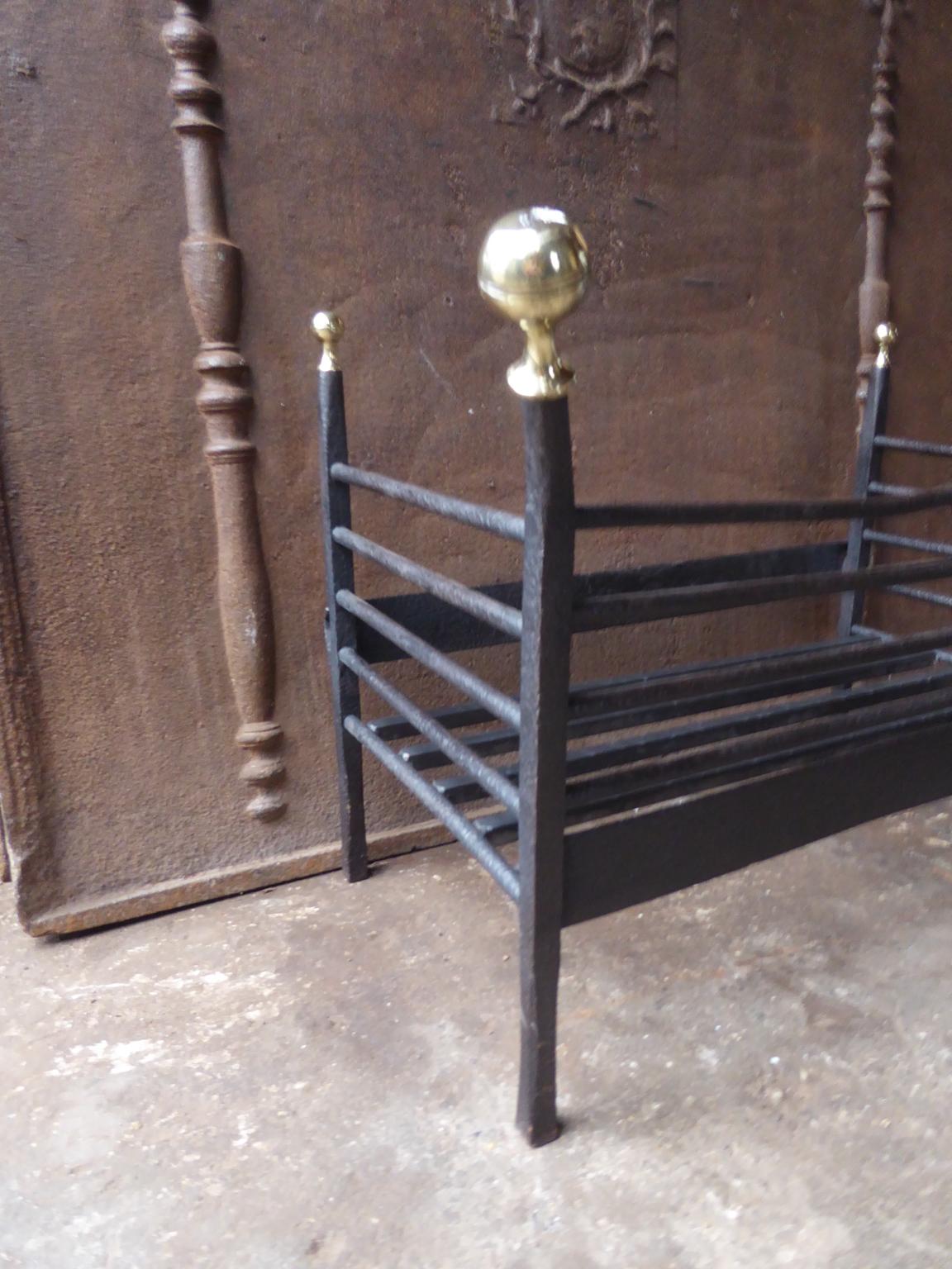 Antique Dutch Victorian Fireplace Grate or Fire Basket, 19th Century For Sale 2
