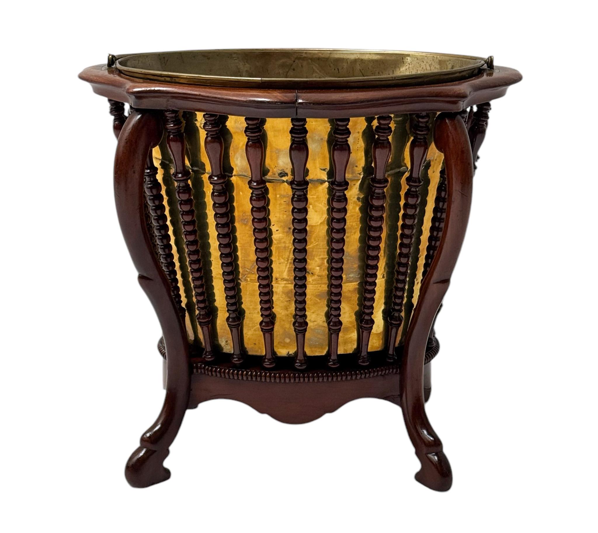 Antigua estufa de té victoriana holandesa de nogal, década de 1870 Holandés en venta