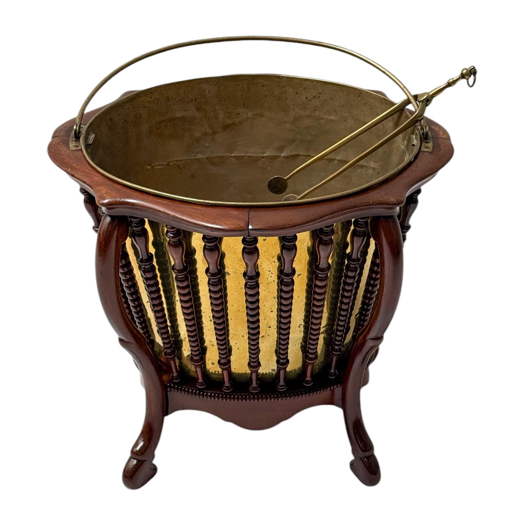Antigua estufa de té victoriana holandesa de nogal, década de 1870 en venta 1