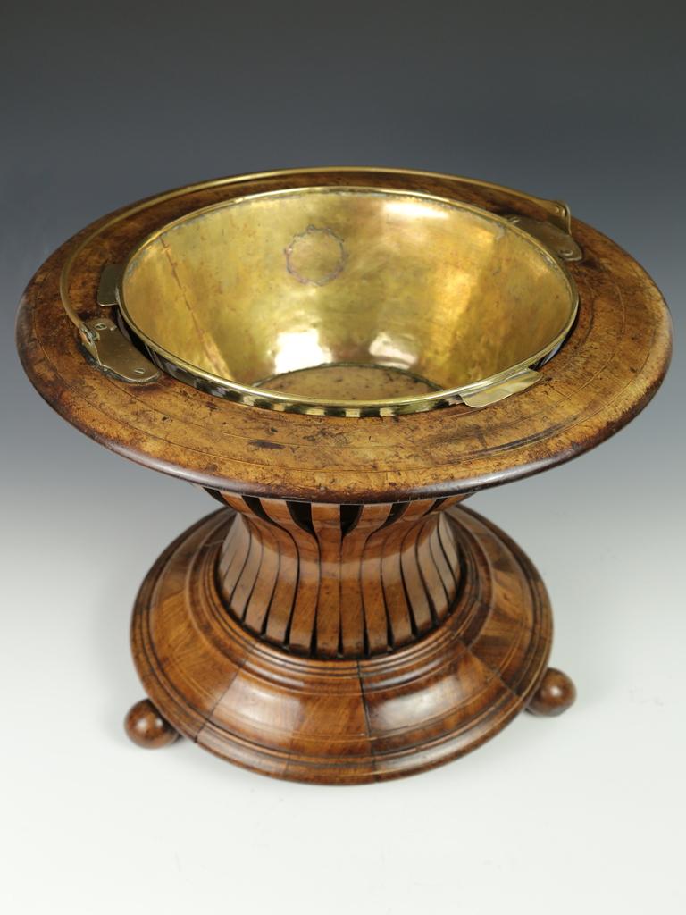 Antica stufa da tè / Jardinière olandese in noce (CIRCA 1780) in vendita 10
