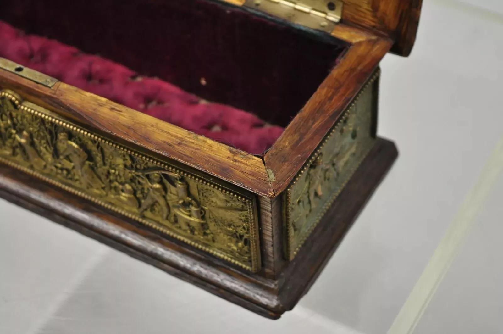 Antique E. Schutzmarke Oak Wood Figural Bronze Relief Jewelry Box Casket For Sale 3