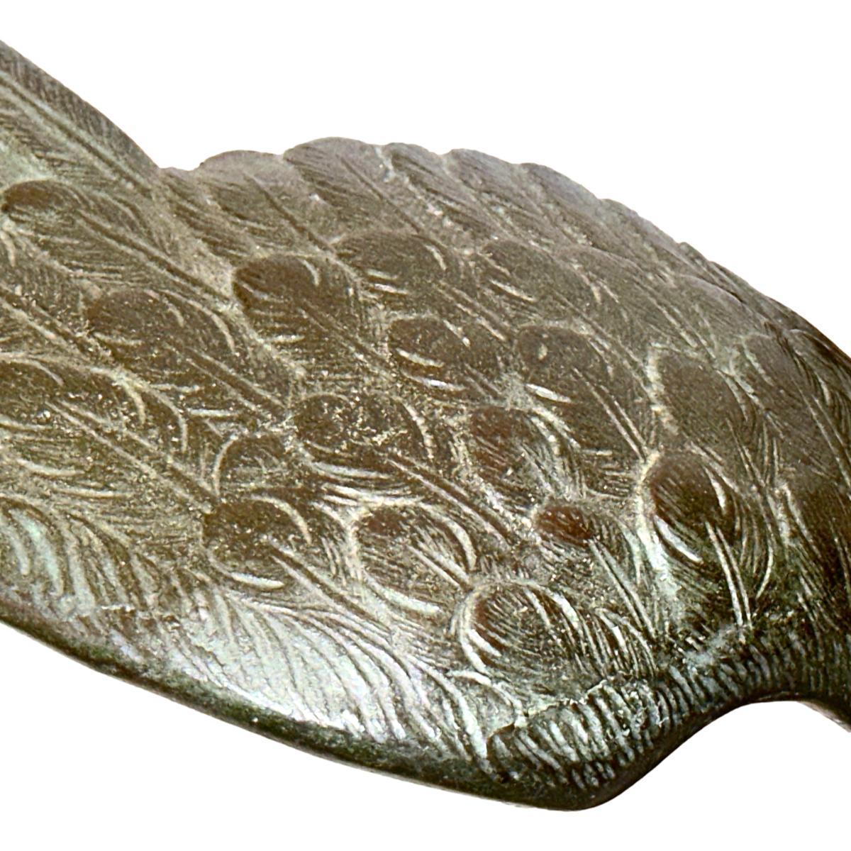 A circa 1900 English bronze eagle sculpture on marble base.

Measurements:
Height: 17