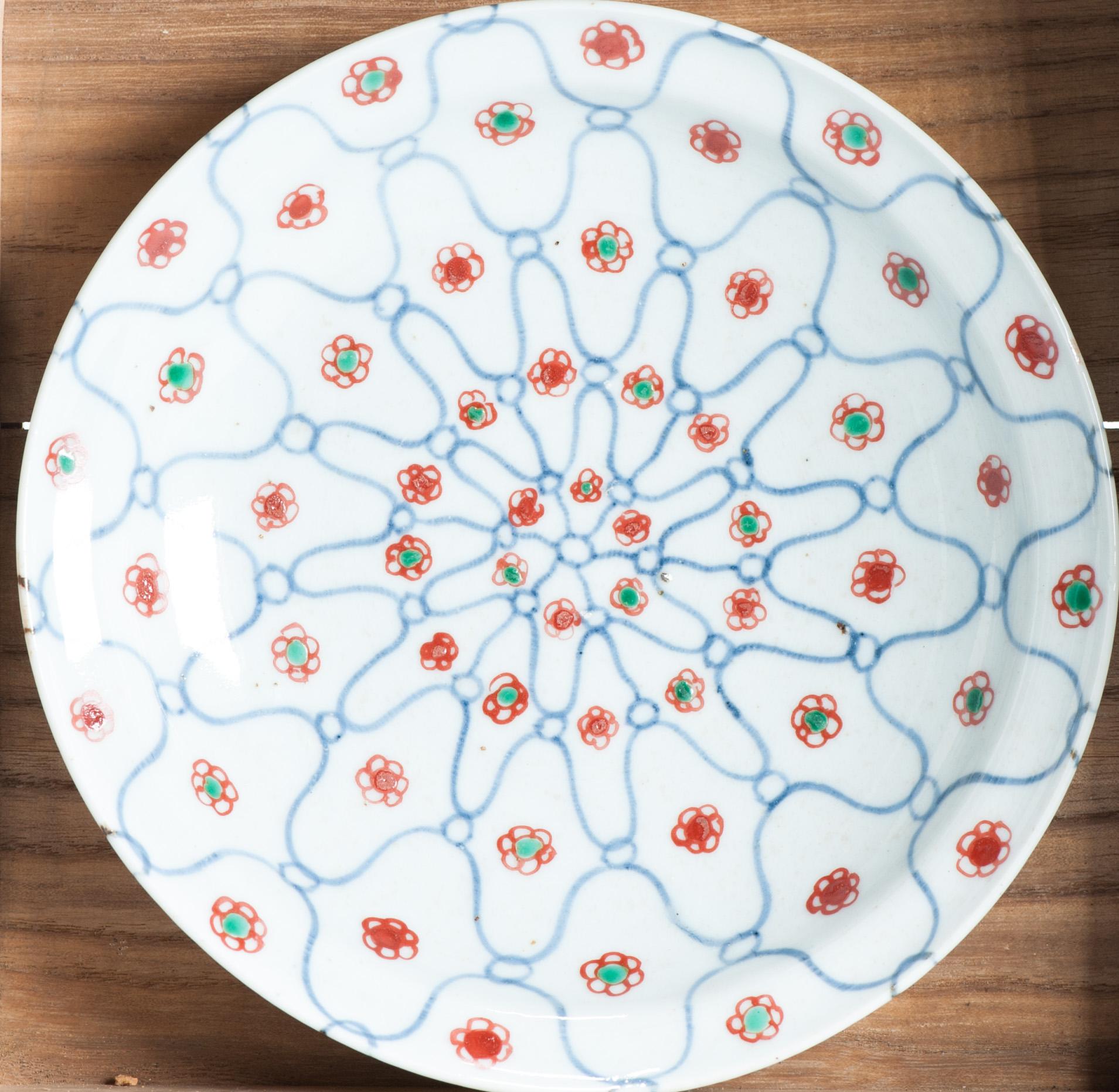 Antique Early 17th Century Ming Chinese Porcelain Dish Fishnet Plum Pattern For Sale 15