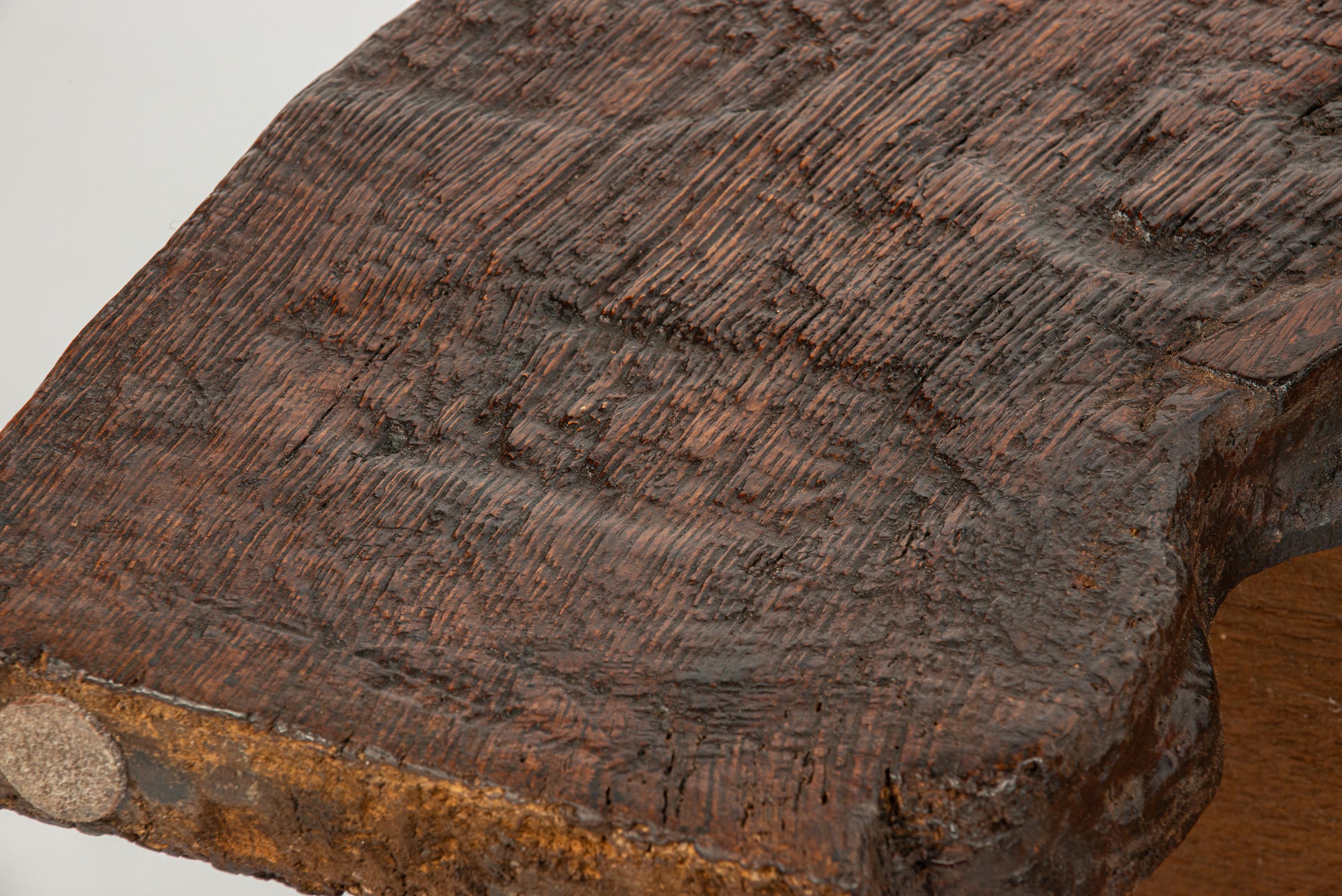 Antike frühe 17. Jahrhundert seltene deutsche oder österreichische Stollentruhe oder Koffer im Angebot 3