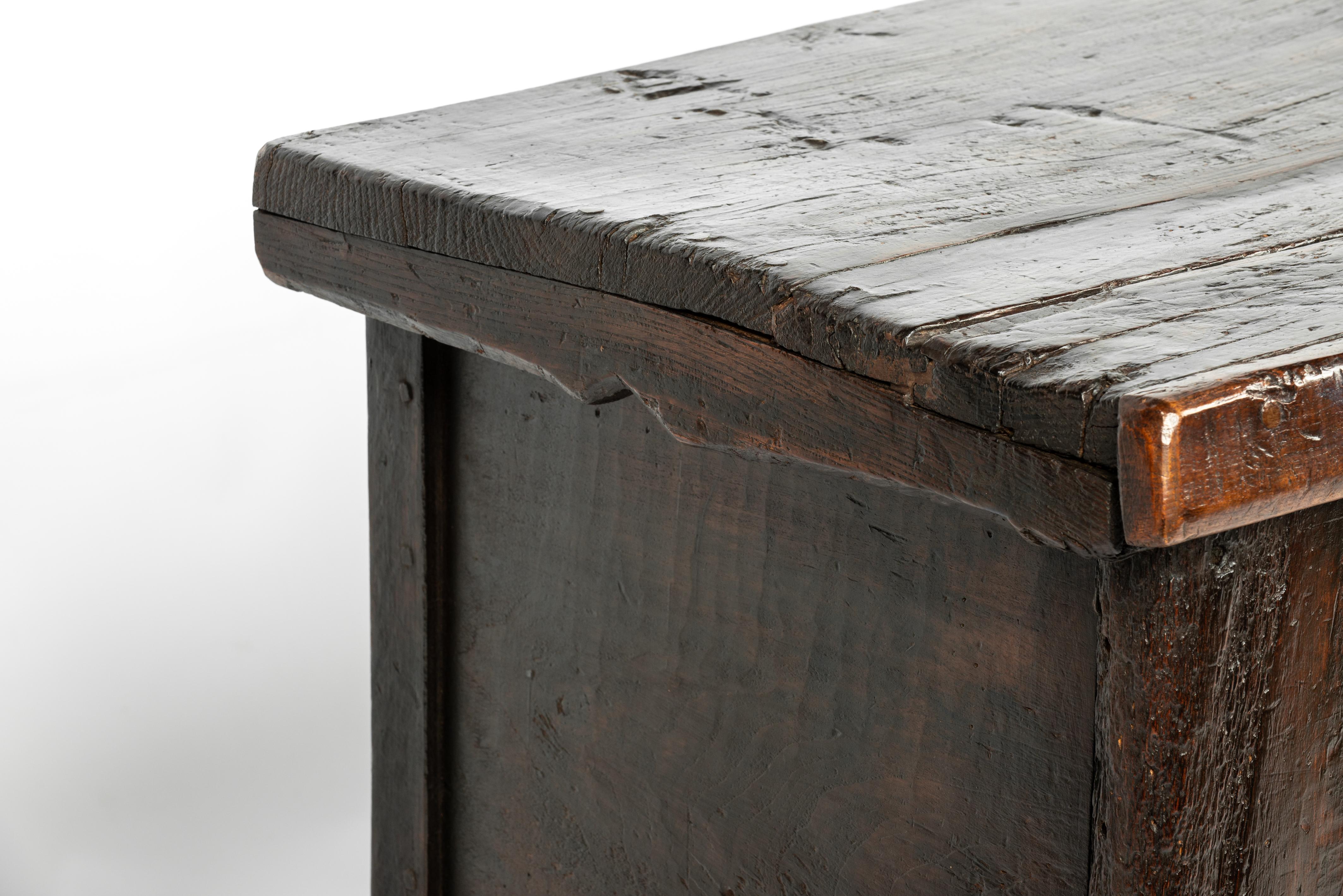 Antique Early 17th Century Spanish Dark Brown Chestnut Wood Trunk or Chest 12