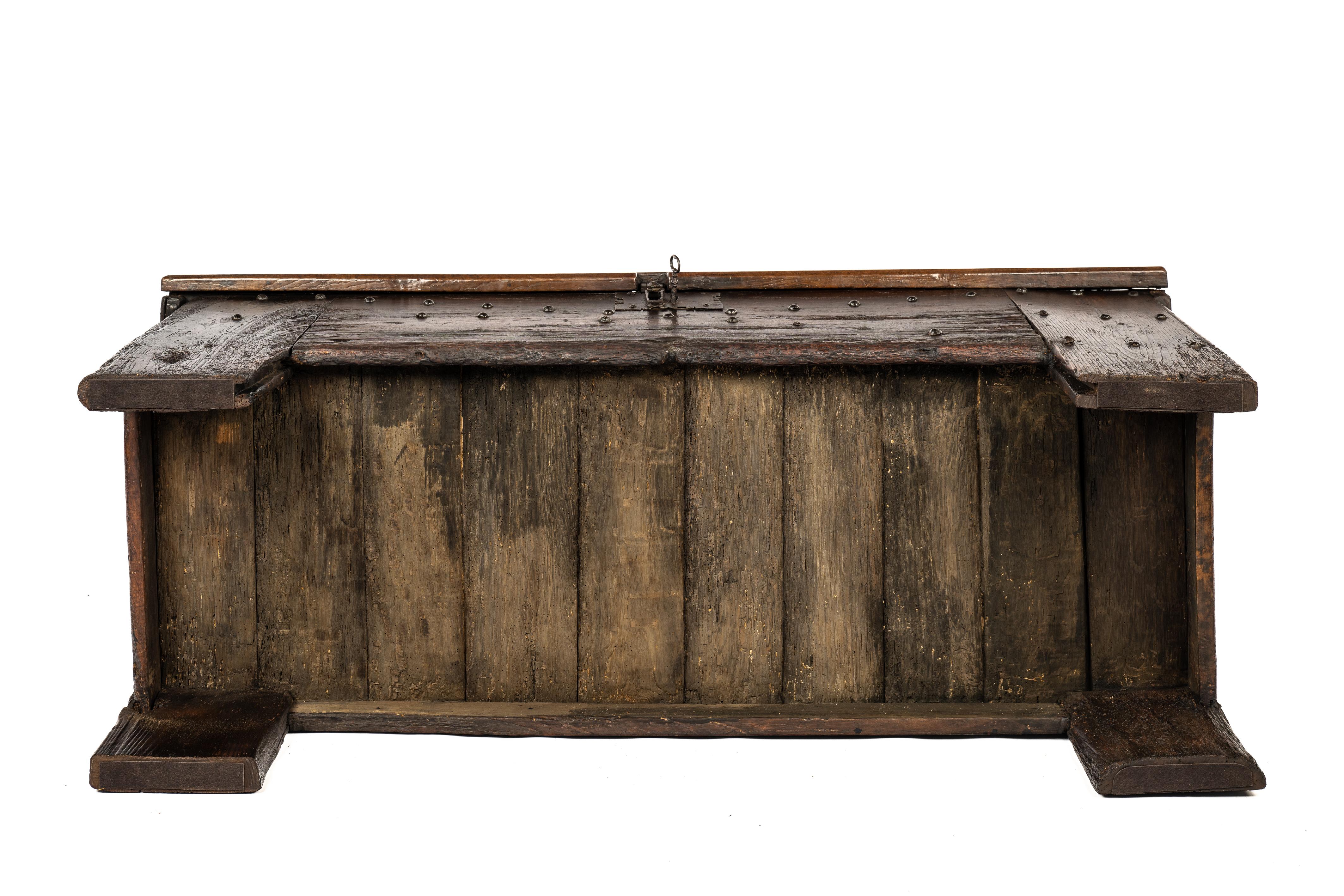 Antique Early 17th Century Spanish Dark Brown Chestnut Wood Trunk or Chest  For Sale 1