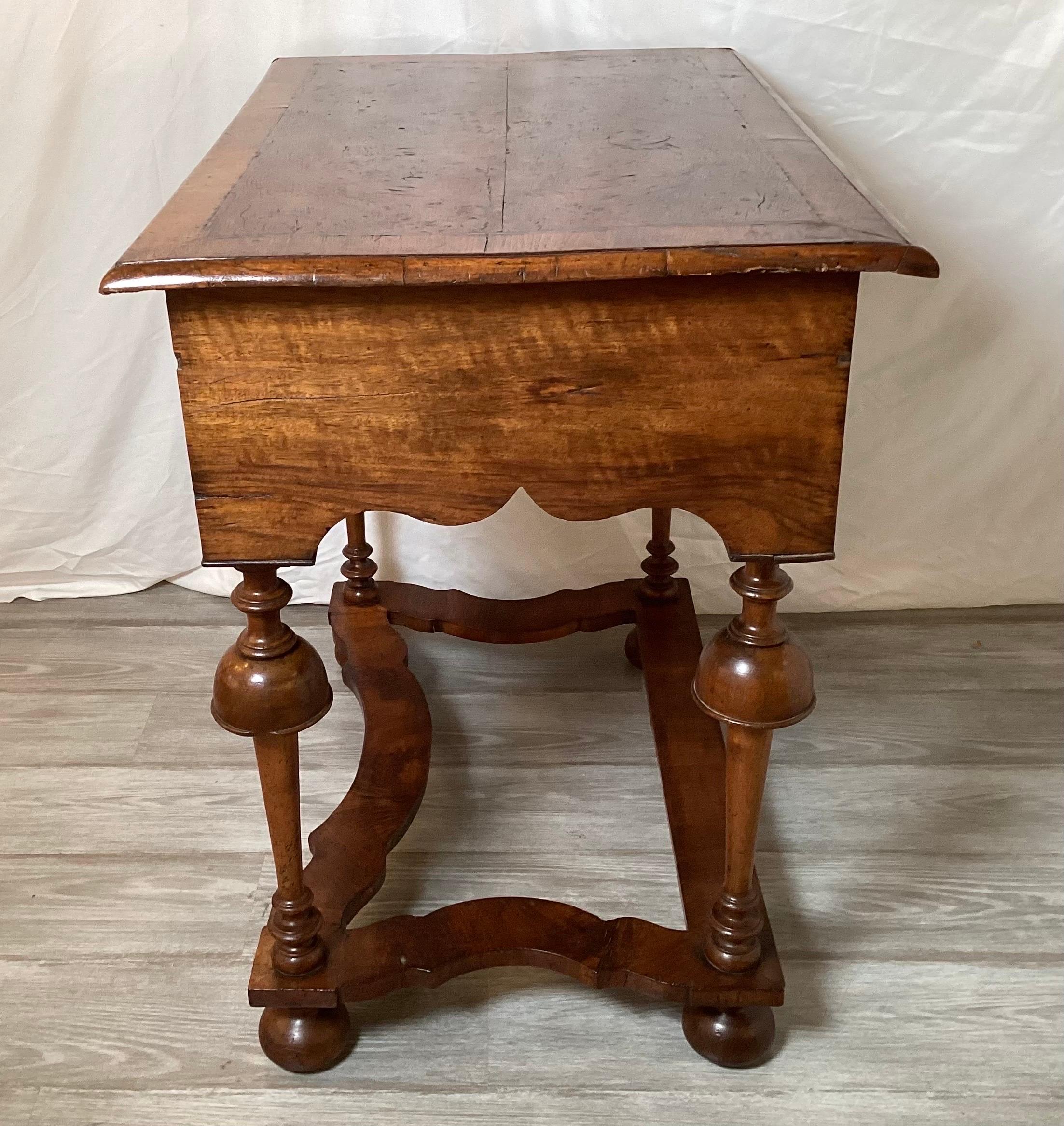 Antique Early 18th Century Burled Walnut William and Mary Lowboy For Sale 4