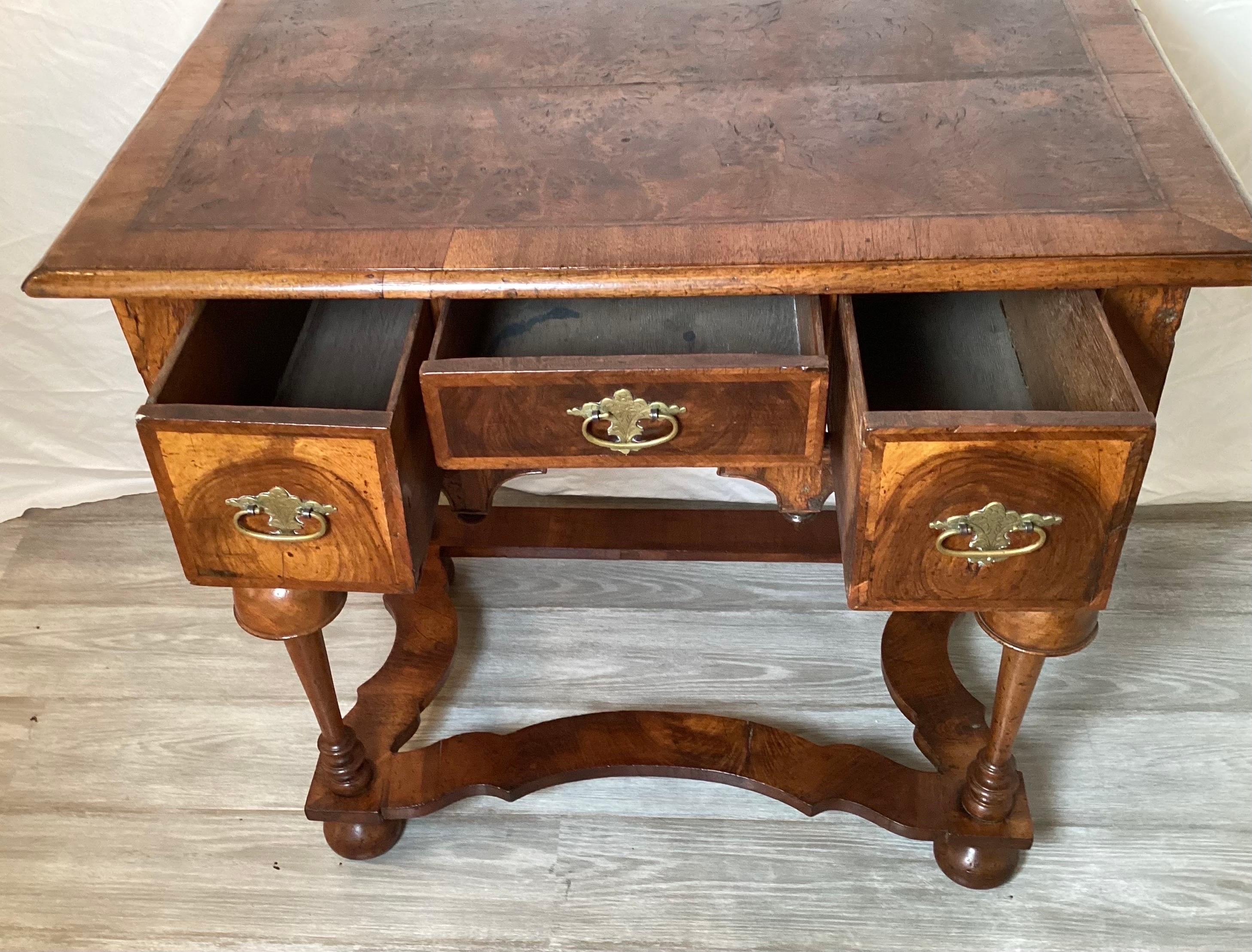 Antique Early 18th Century Burled Walnut William and Mary Lowboy For Sale 6