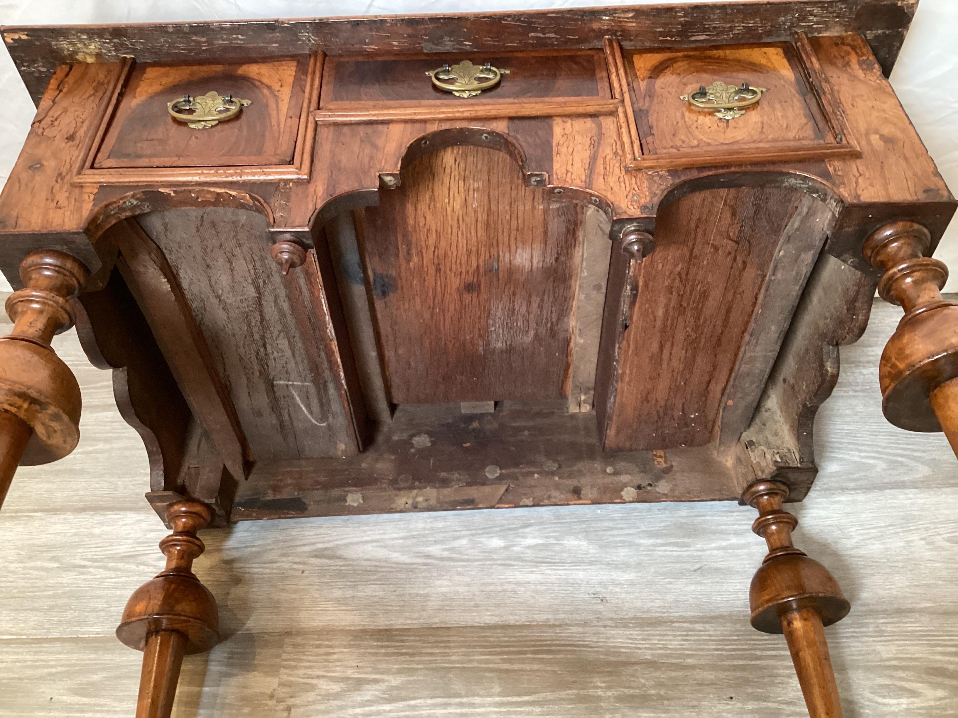 Antique Early 18th Century Burled Walnut William and Mary Lowboy For Sale 11
