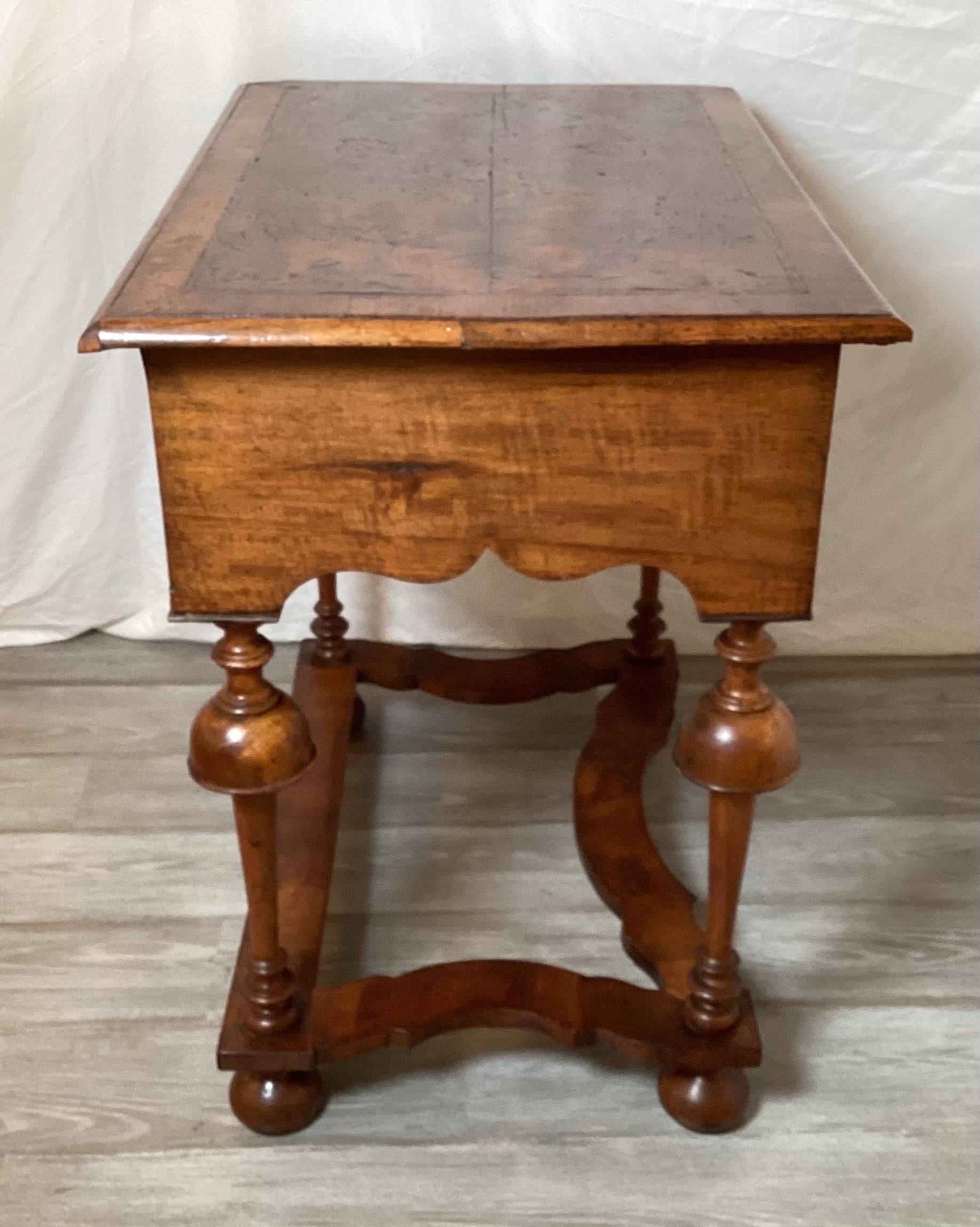 Antique Early 18th Century Burled Walnut William and Mary Lowboy For Sale 2
