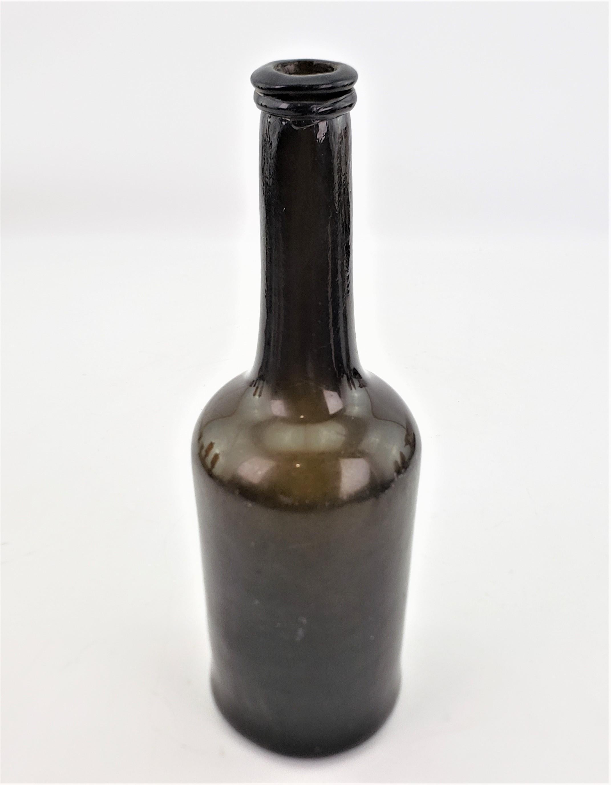 Antique Early 18th Century Deep Green English Mallet Formed Glass Wine Bottle For Sale 1